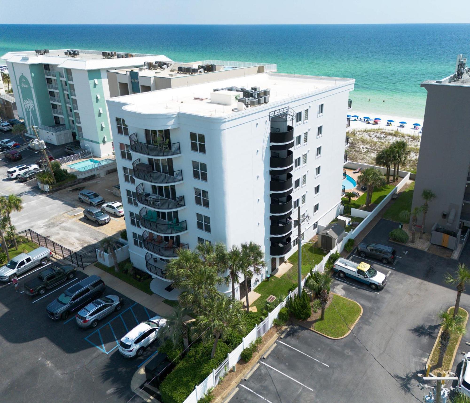Dune Pointe 201 *