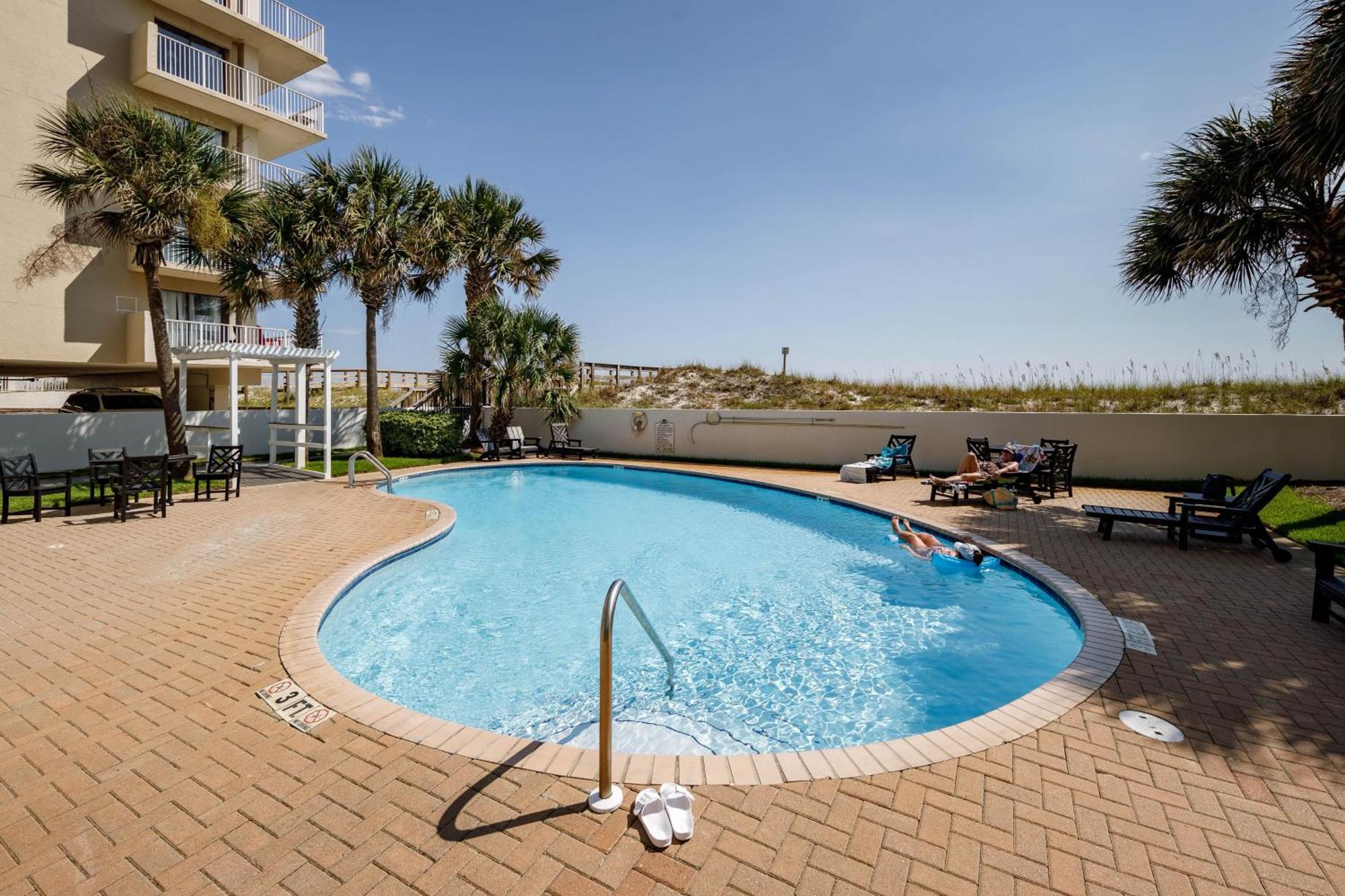 Dune Pointe 201 Apartment *
