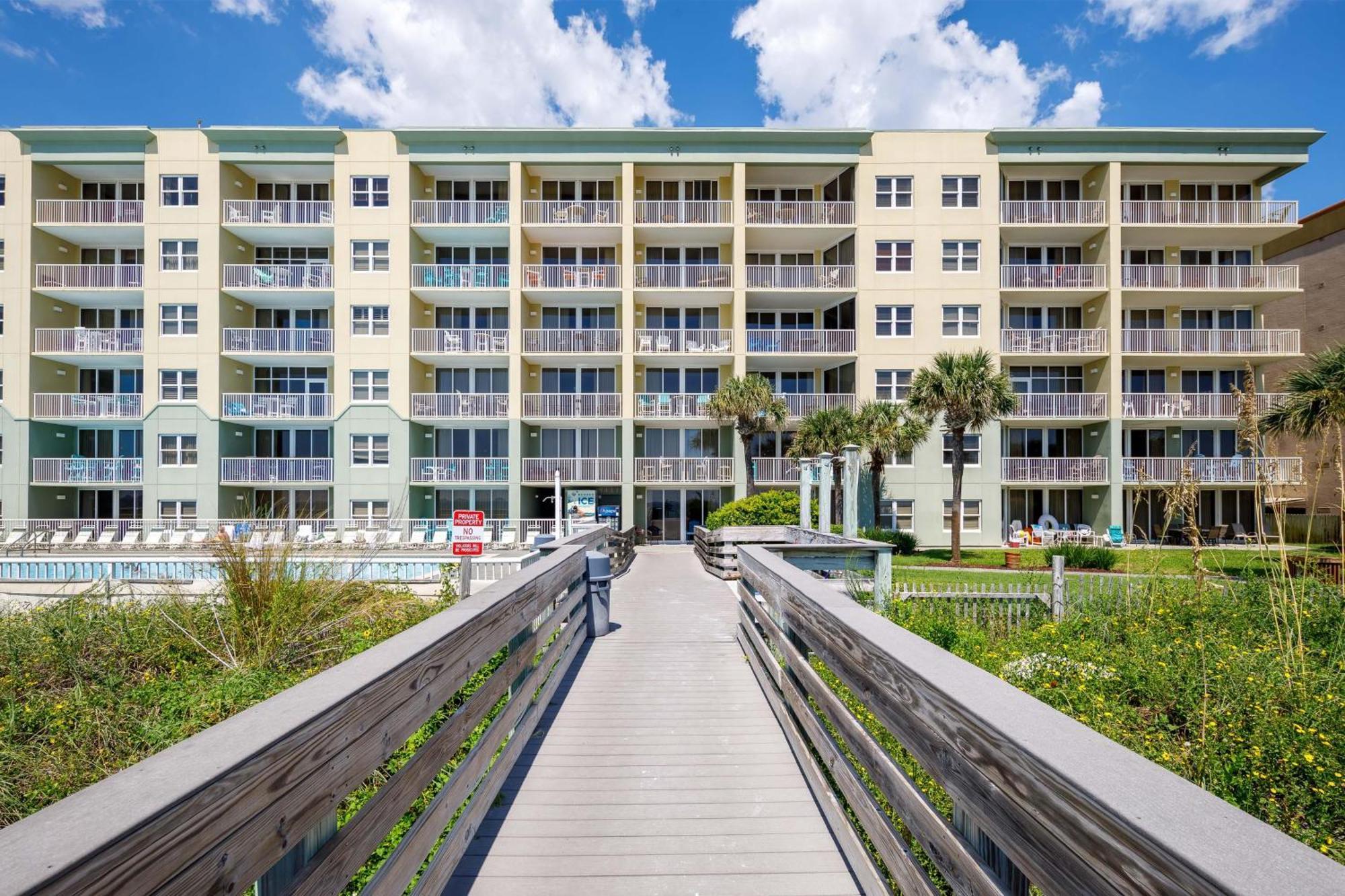 Waters Edge 507 Apartment
