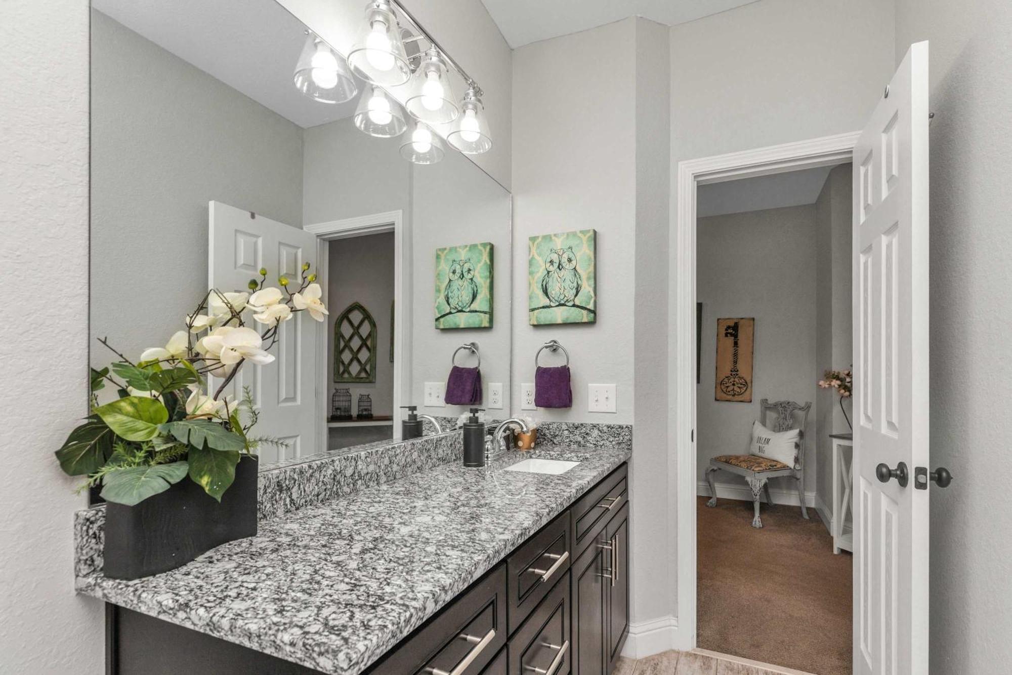 Owl's Nest - Cozy Townhome Close To Beaches, Attractions & More! *