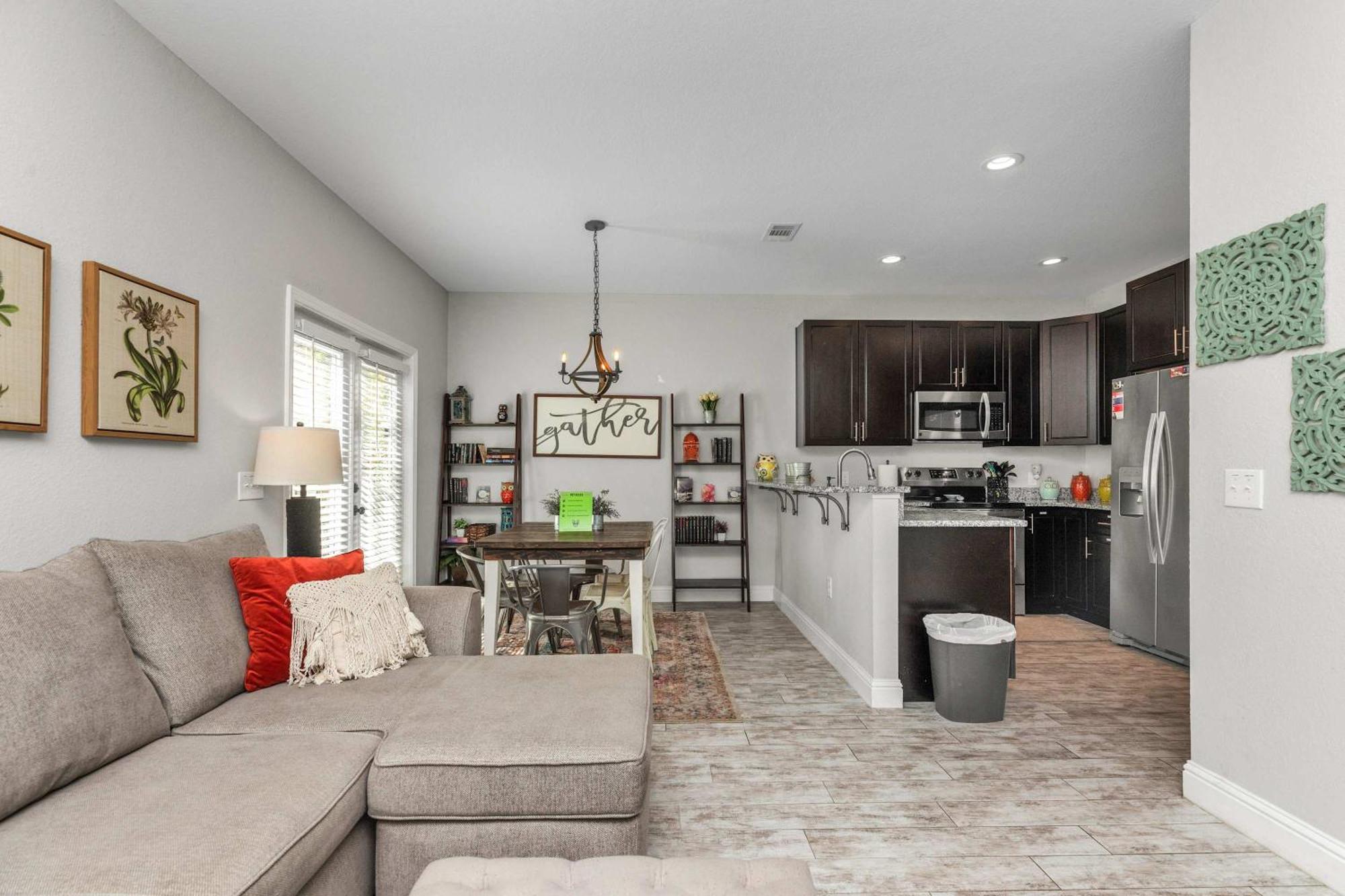 Holiday home Owl's Nest - Cozy Townhome Close To Beaches, Attractions & More! *