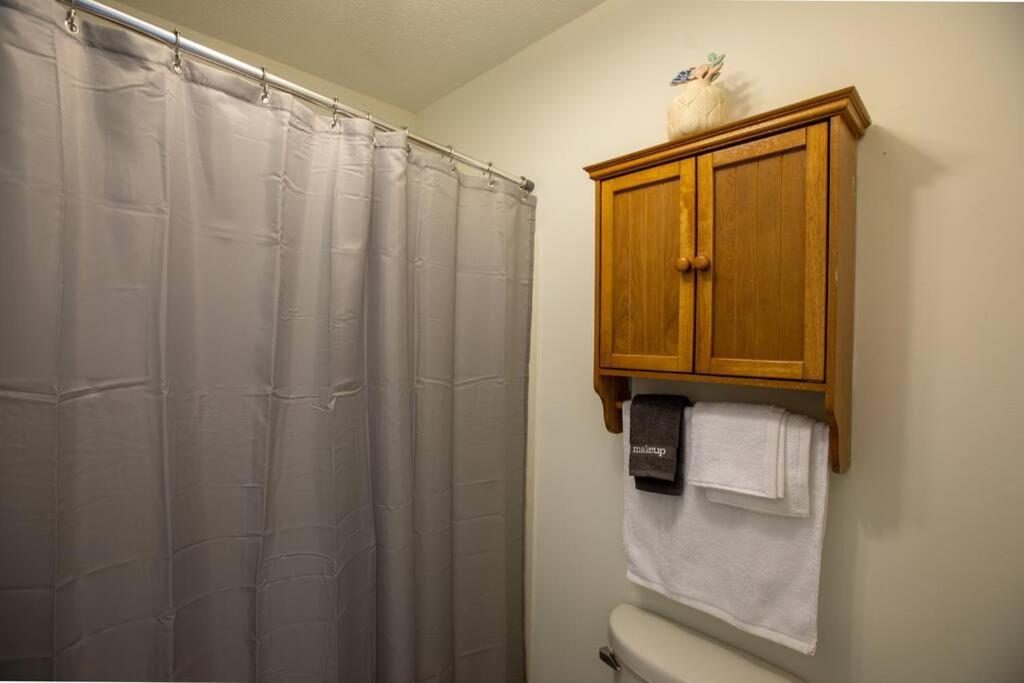 Peaceful Townhouse 1 Mile To Okaloosa Island Relax Replenish Holiday home Fort Walton Beach