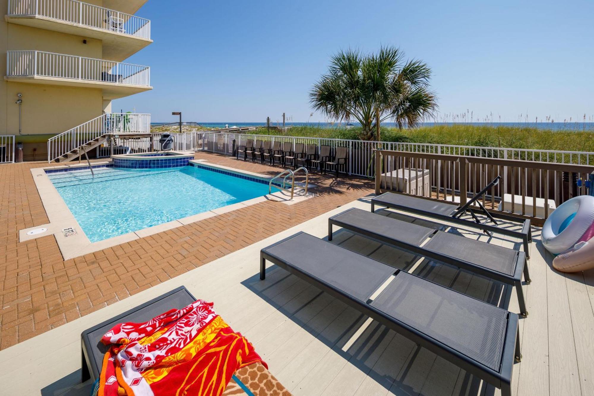 Sea Dunes 504 - Vacation Vibe Apartment