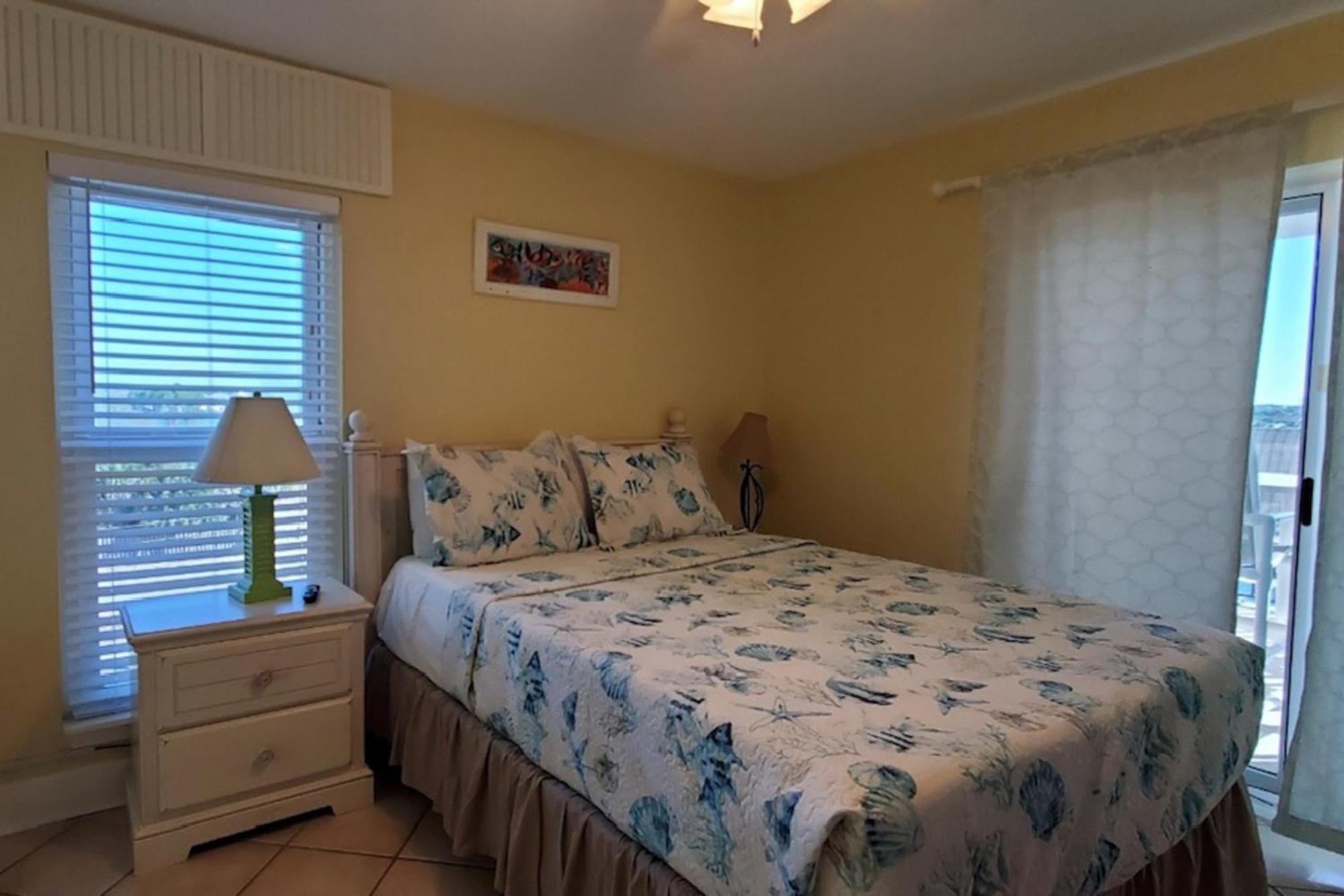 Emerald Isle 406 Apartment *