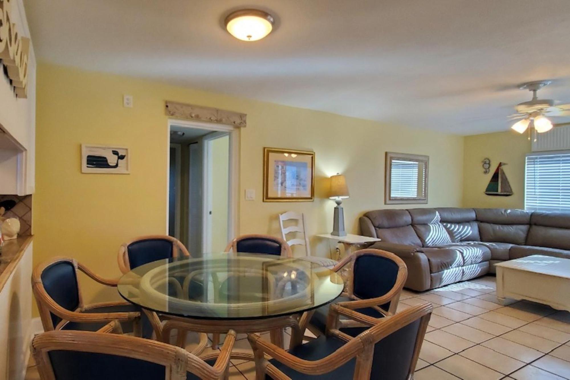 Apartment Emerald Isle 406