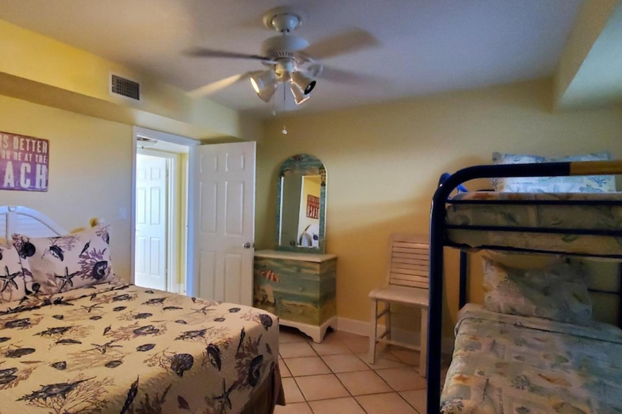 Apartment Emerald Isle 406 *