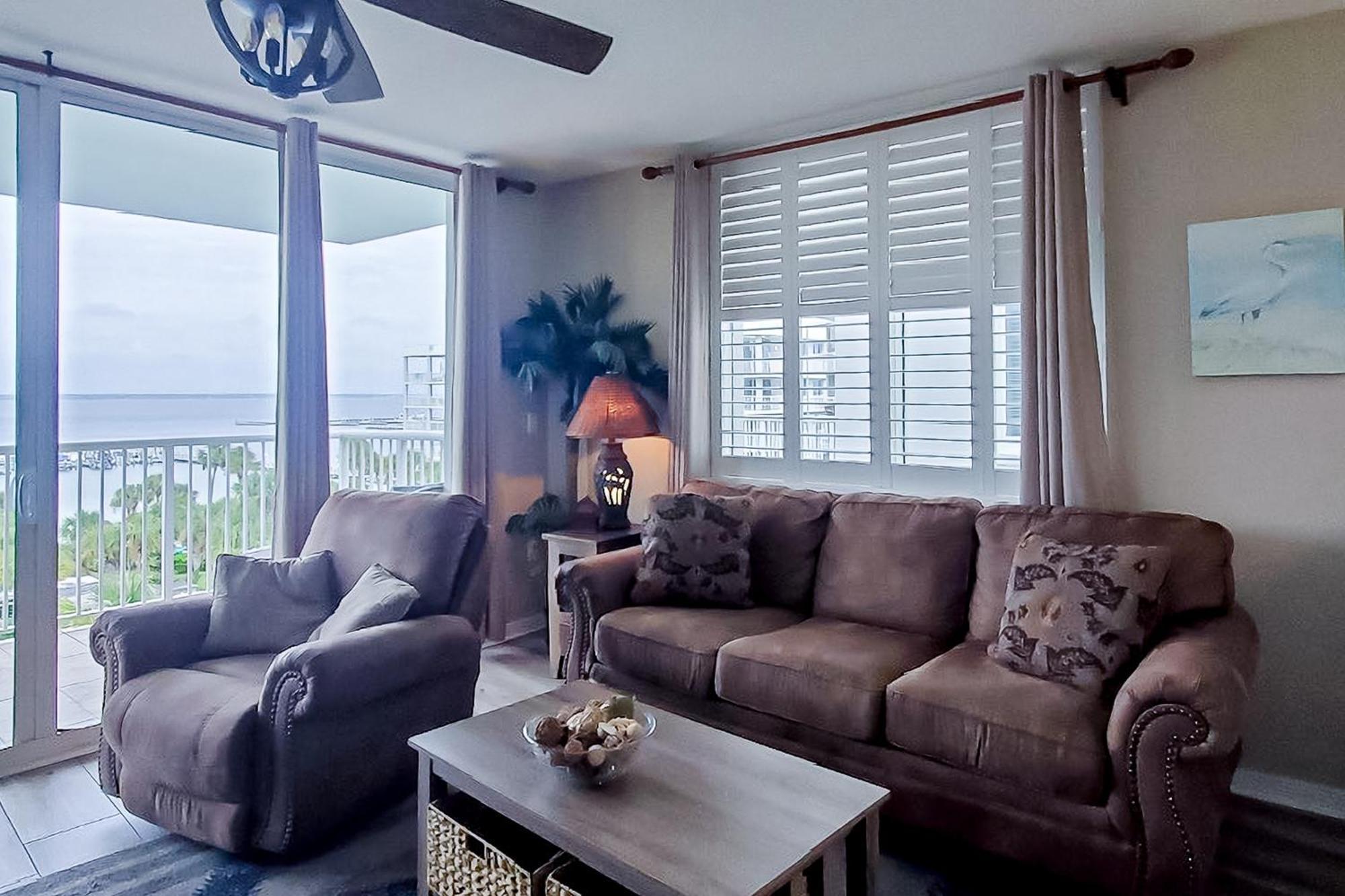 Destin West -bayside Pelican 608