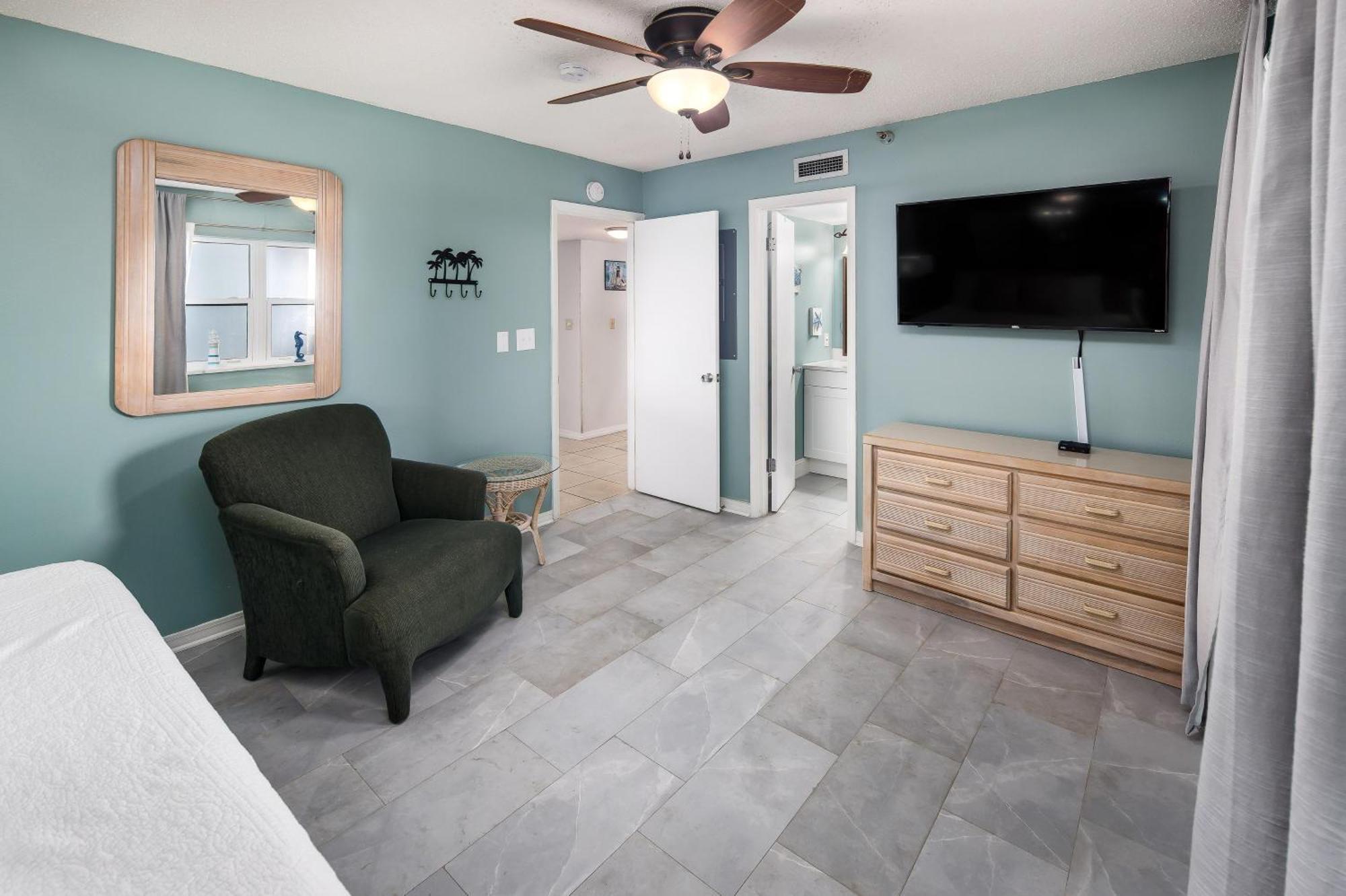 Nautilus 1702 Gulf Front Large 2 Bedroom Penthouse 7th Floor Holiday home Fort Walton Beach