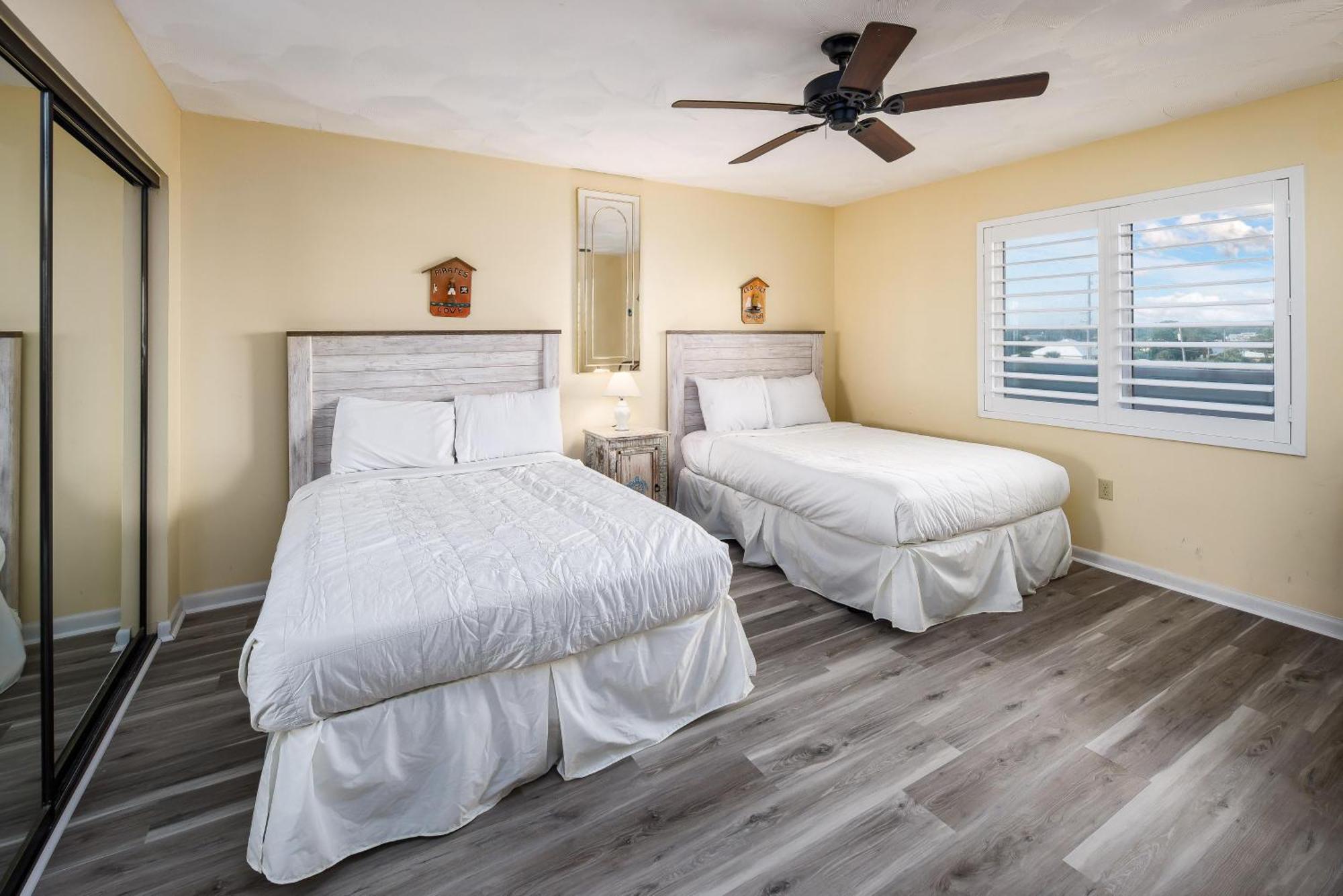 Surf Dweller 409 Apartment *