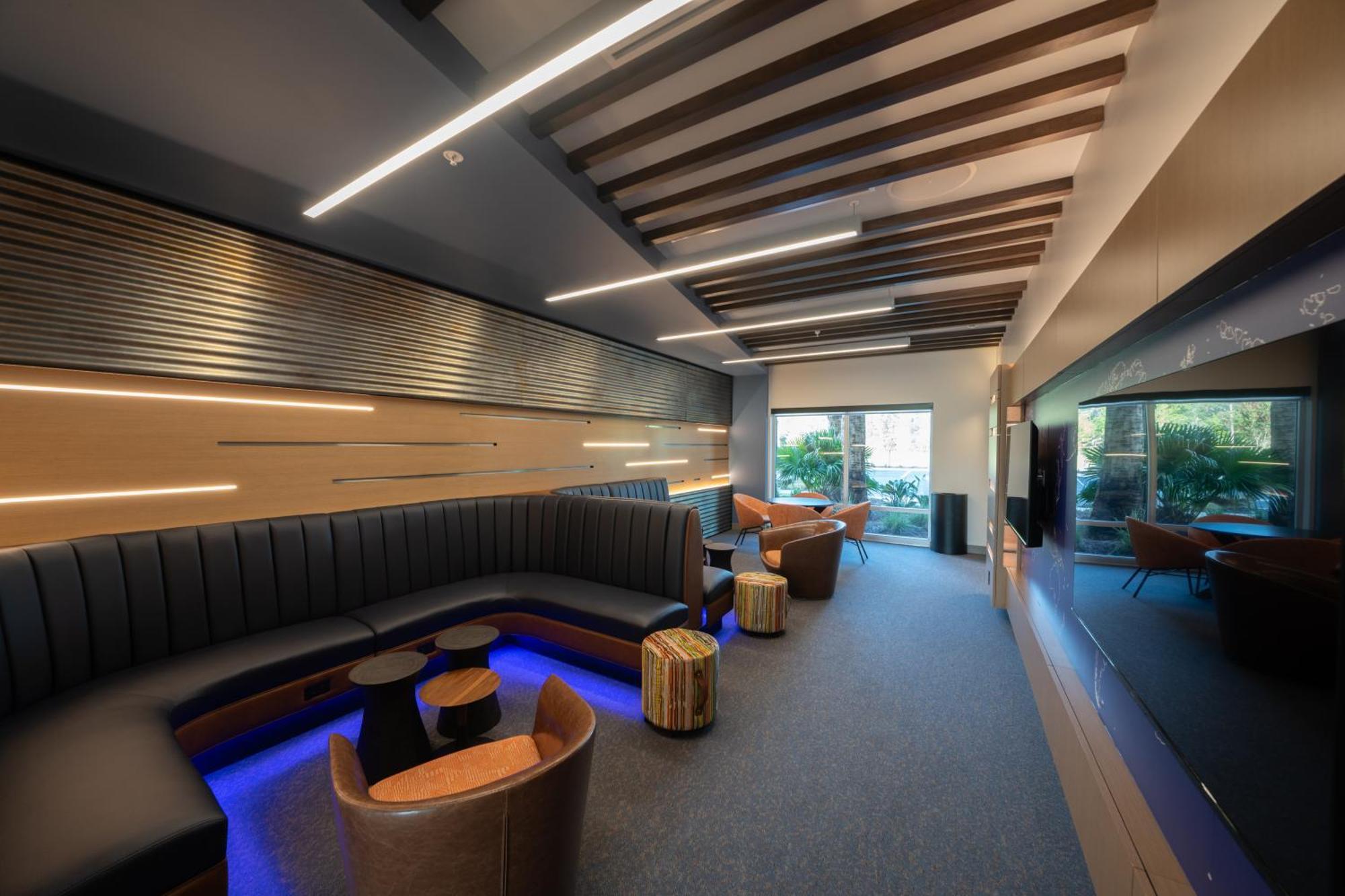 Express & Walton - Eglin Area By Ihg Hotel