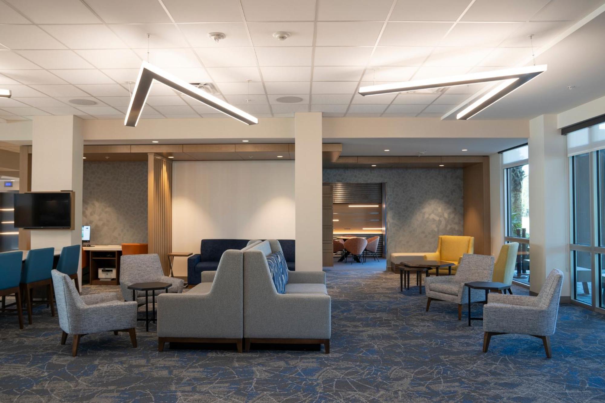Express & Walton - Eglin Area By Ihg 2*
