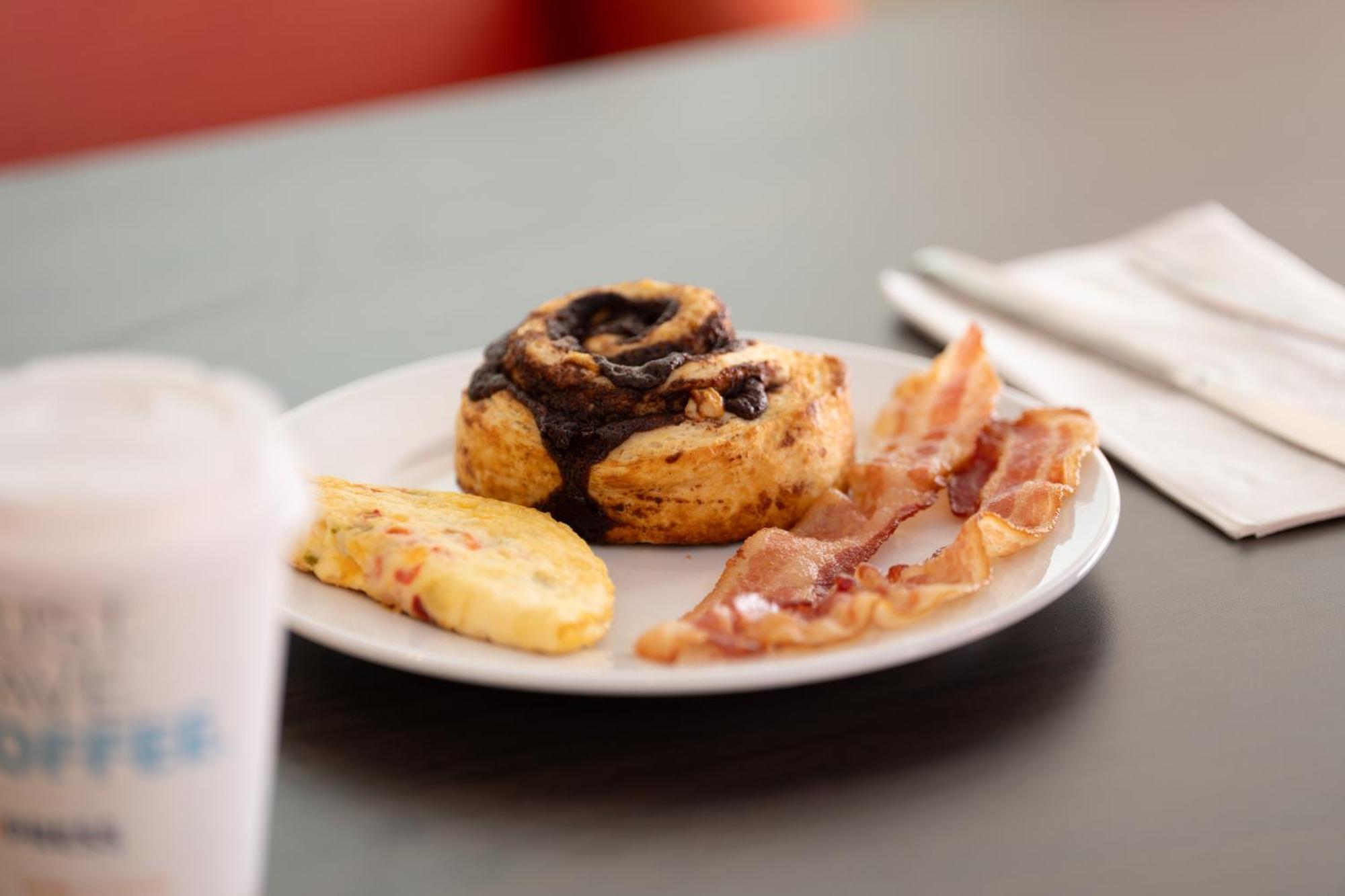 Express & Walton - Eglin Area By Ihg 2*