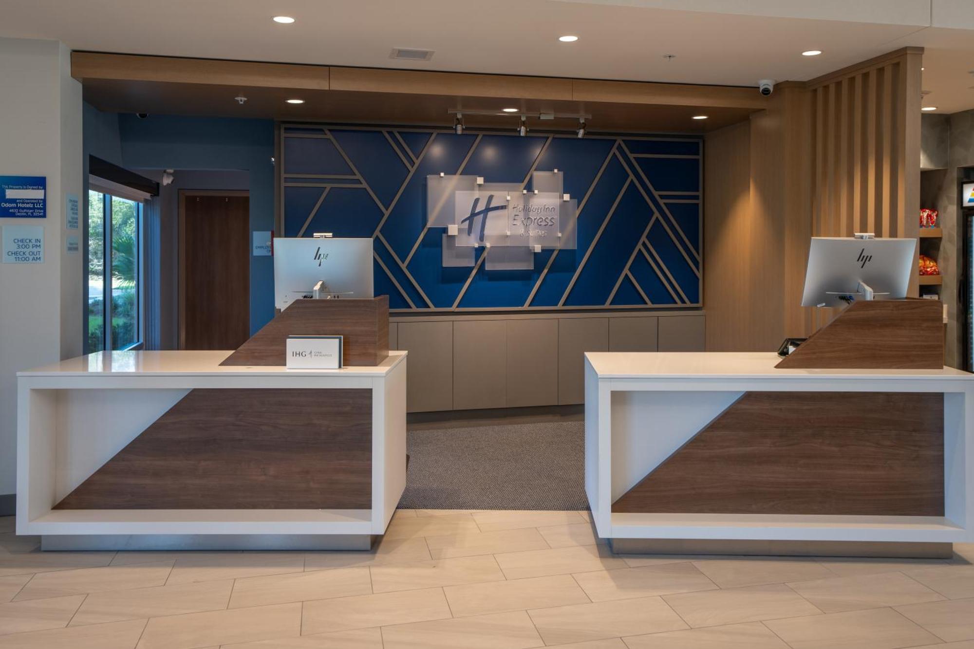 Express & Walton - Eglin Area By Ihg Hotel 2*
