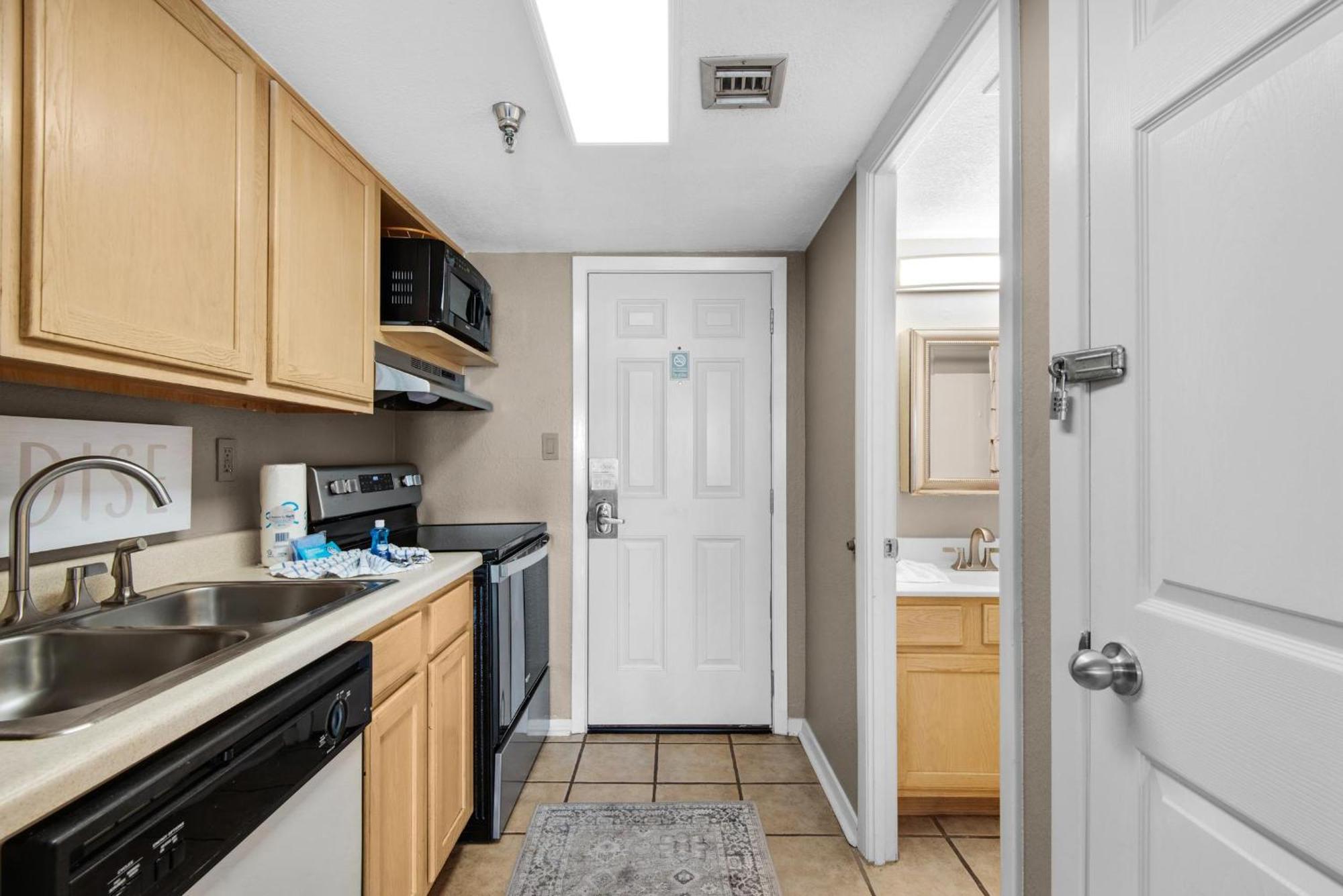 Islander 305 Apartment *