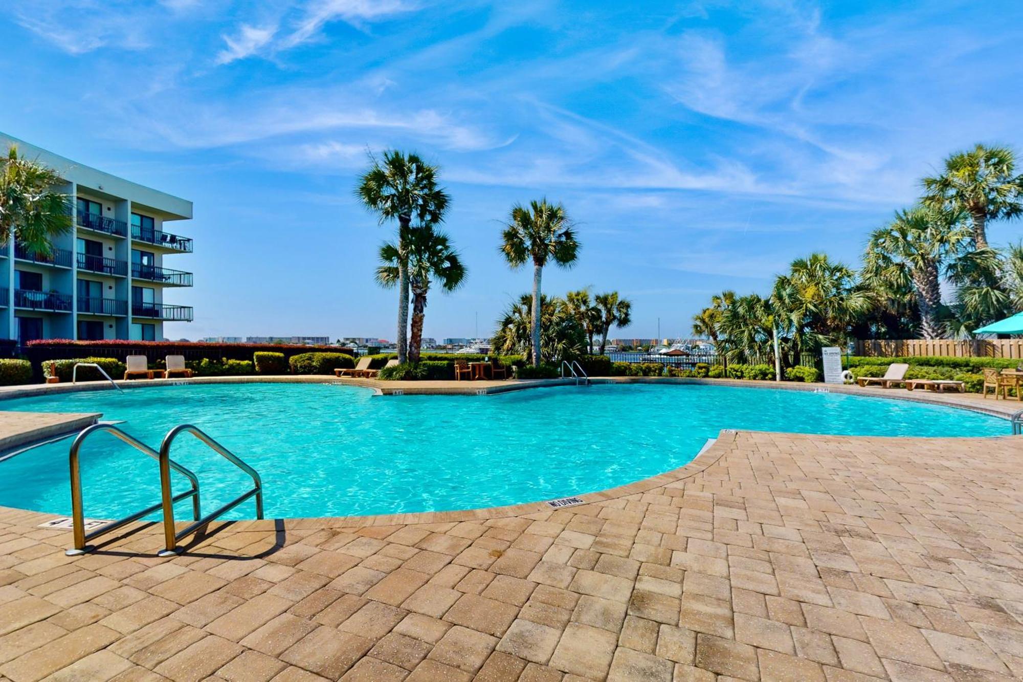 Pirates Bay B206 Hotel