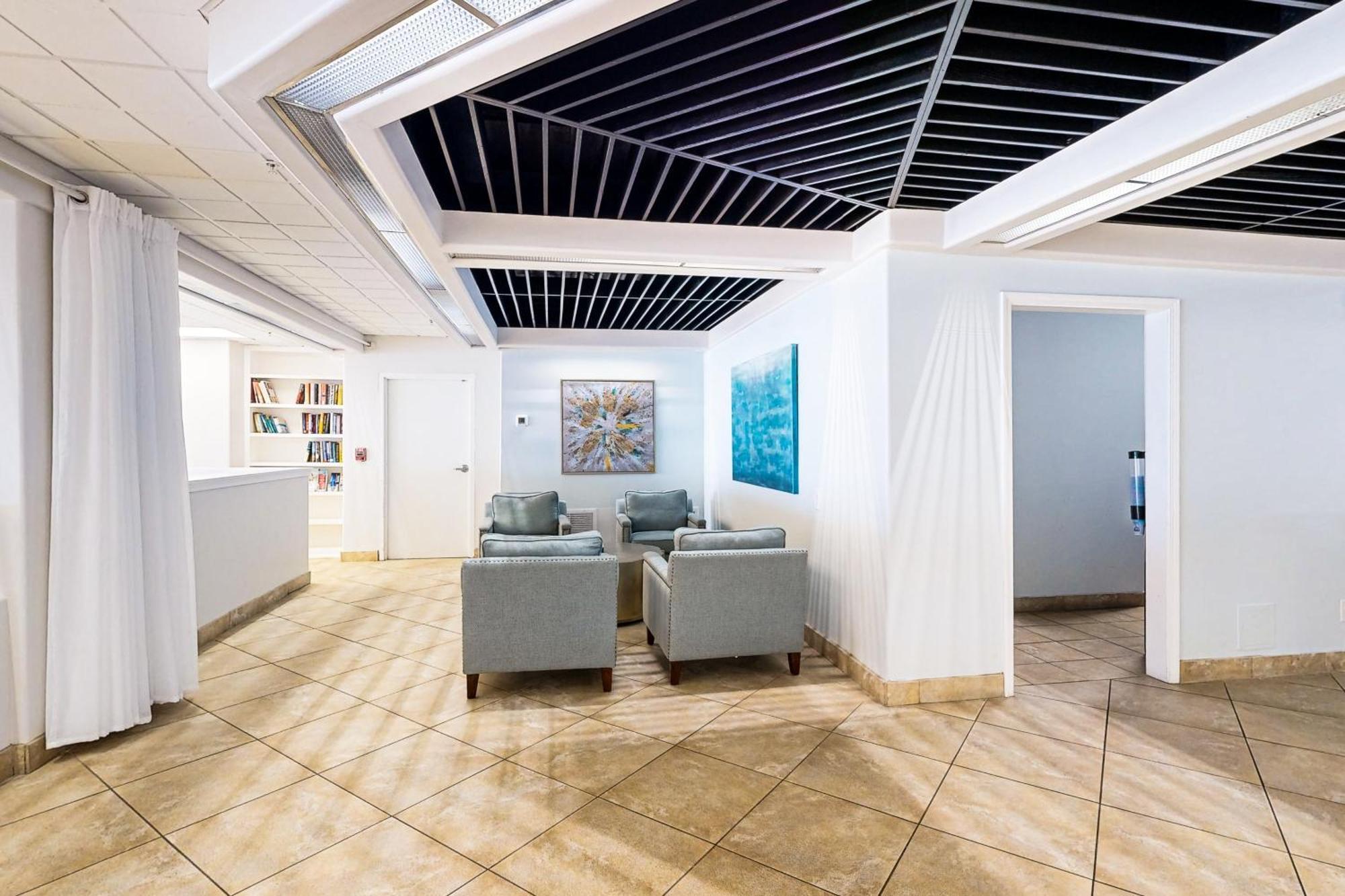 Islander W 605 Hotel