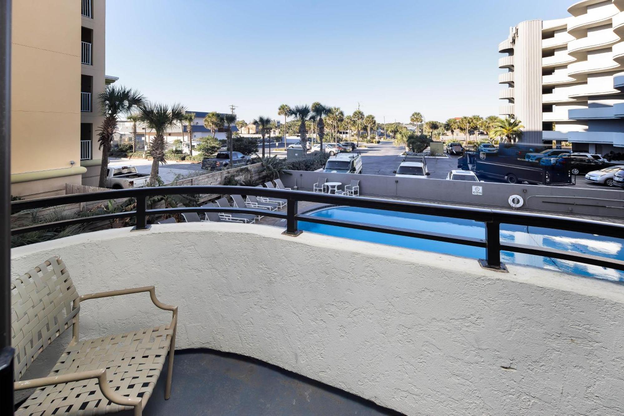 Nautilus 1201: Gulf Front With Wrap-around Balcony Fort Walton Beach