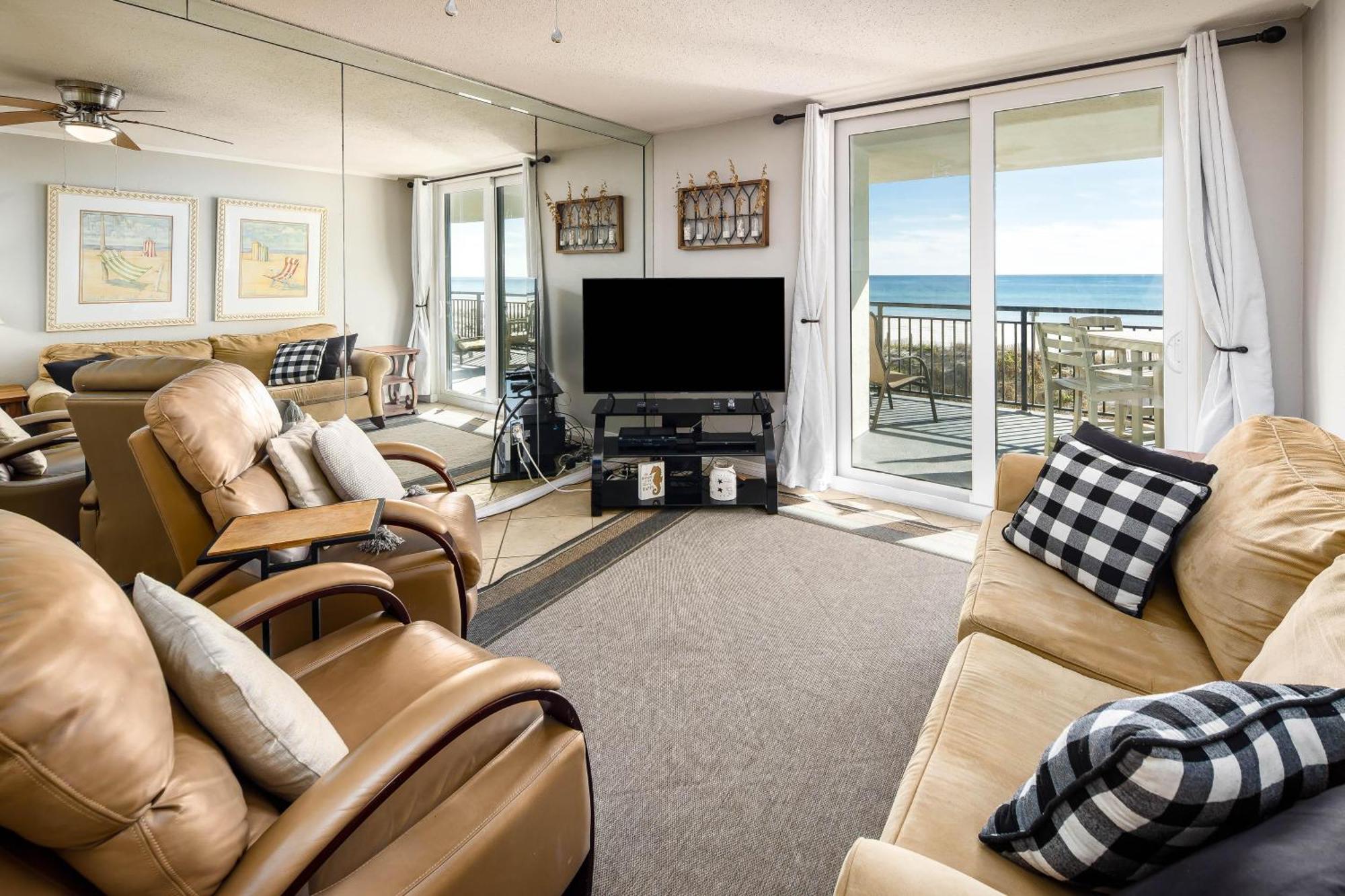 Nautilus 1201: Gulf Front With Wrap-around Balcony Holiday home