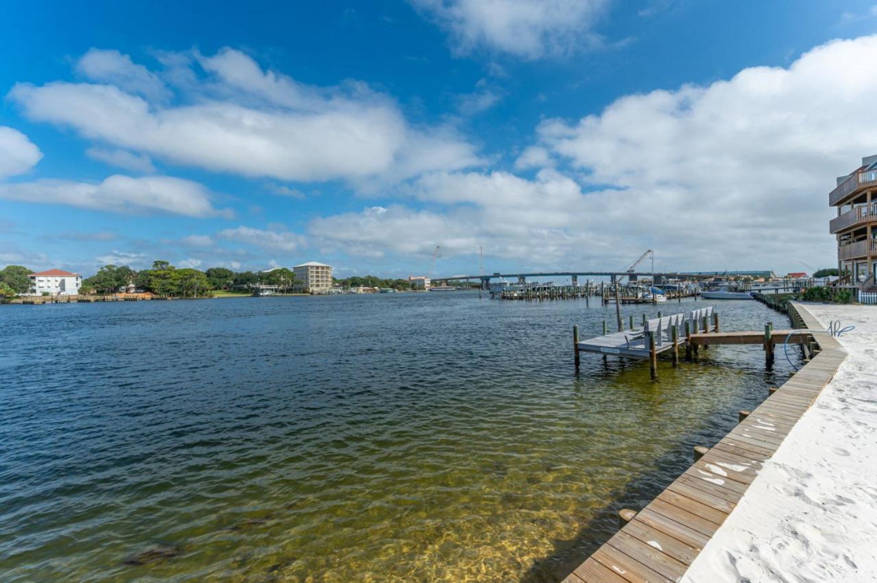 Beachfront With Pool Access Bluefish 7 Apartment *