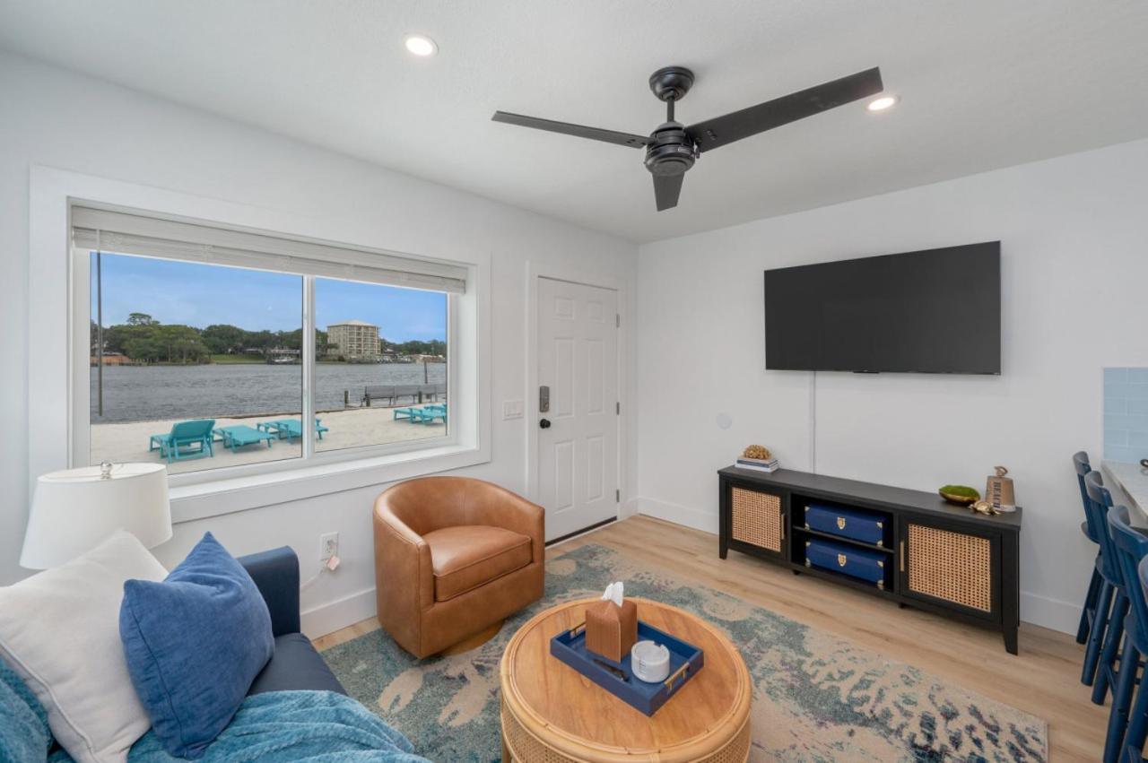 Beachfront With Pool Access Bluefish 7 Apartment