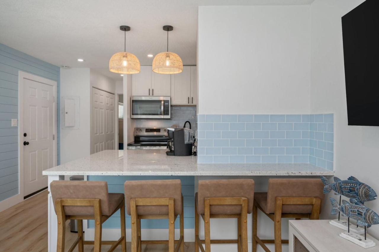 Beachfront With Pool Access Bluefish 4 Apartment *