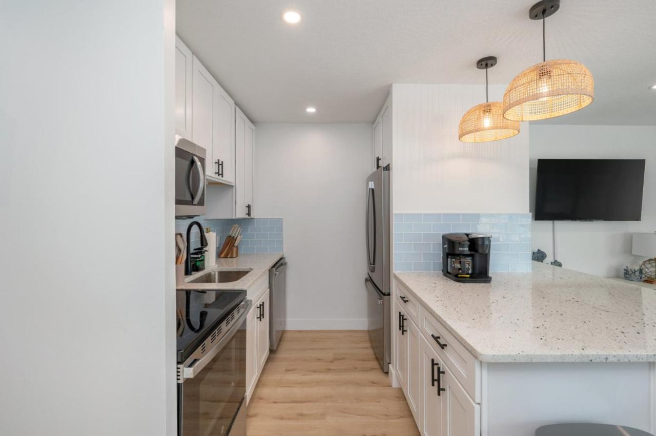 Beachfront With Pool Access Bluefish 4 *