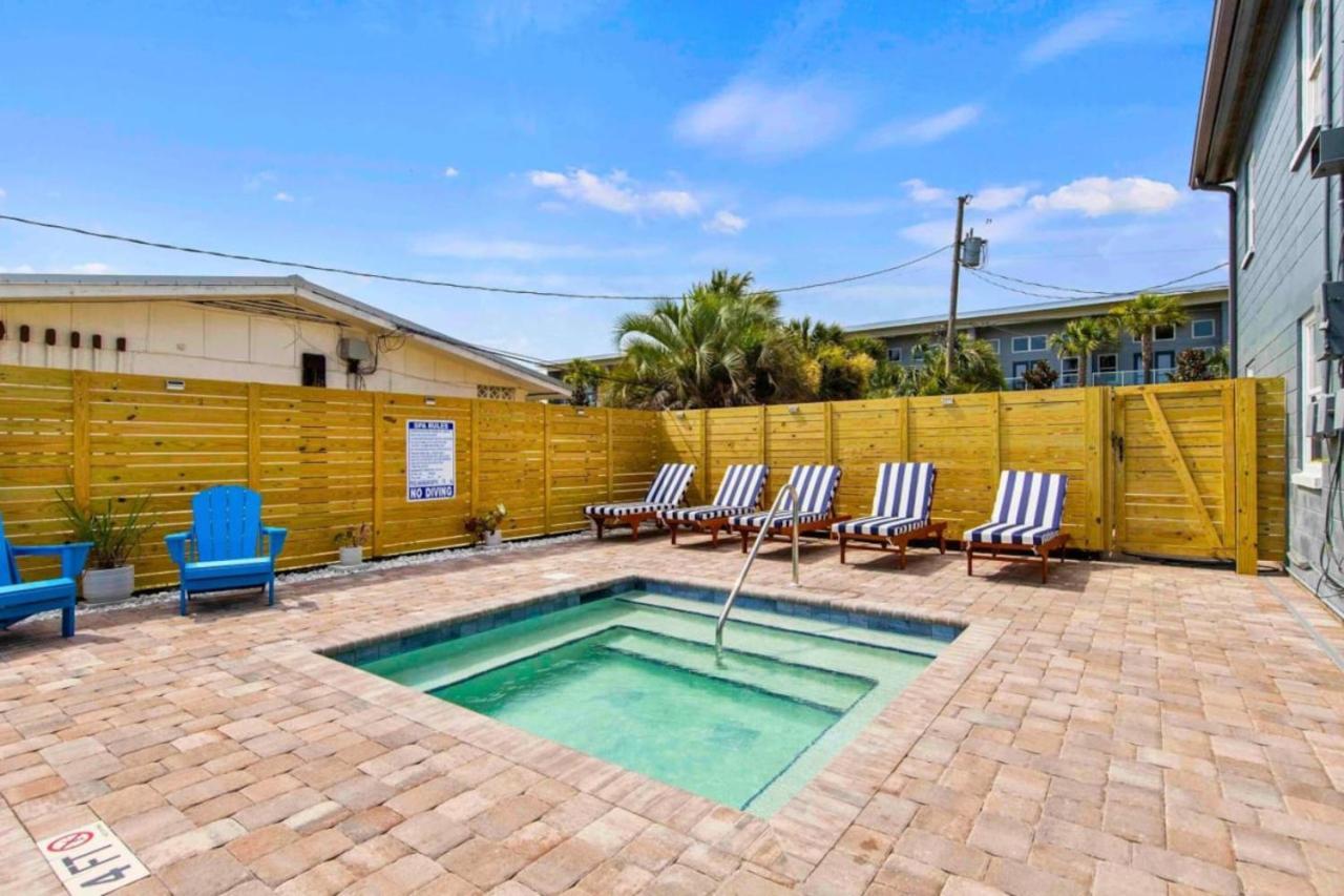 Apartment Pool And Heated Spa-bluefish 3 - Oka Island 2br