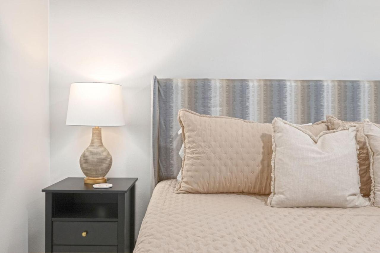 Sunny Haven: 1br Townhome In Walton Apartment *