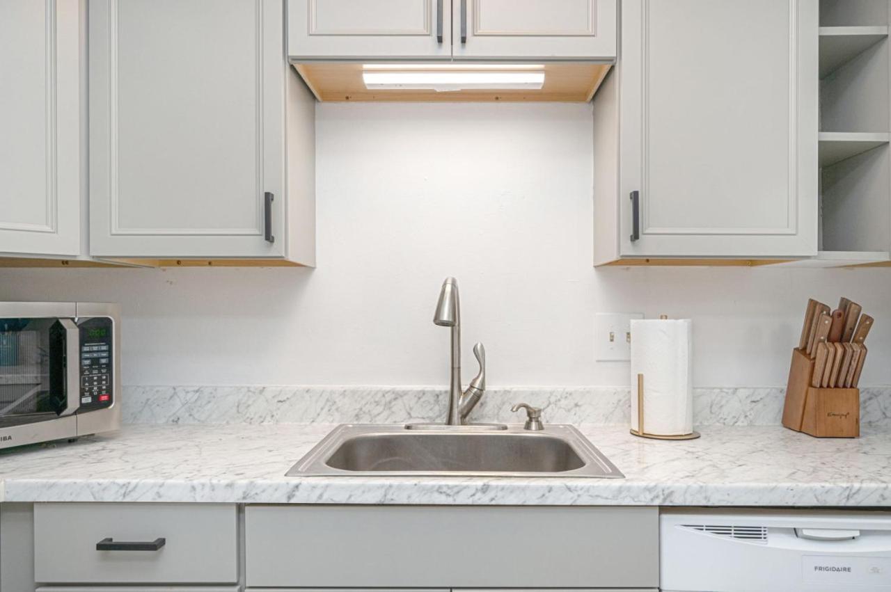 Apartment Sunny Haven: 1br Townhome In Walton *