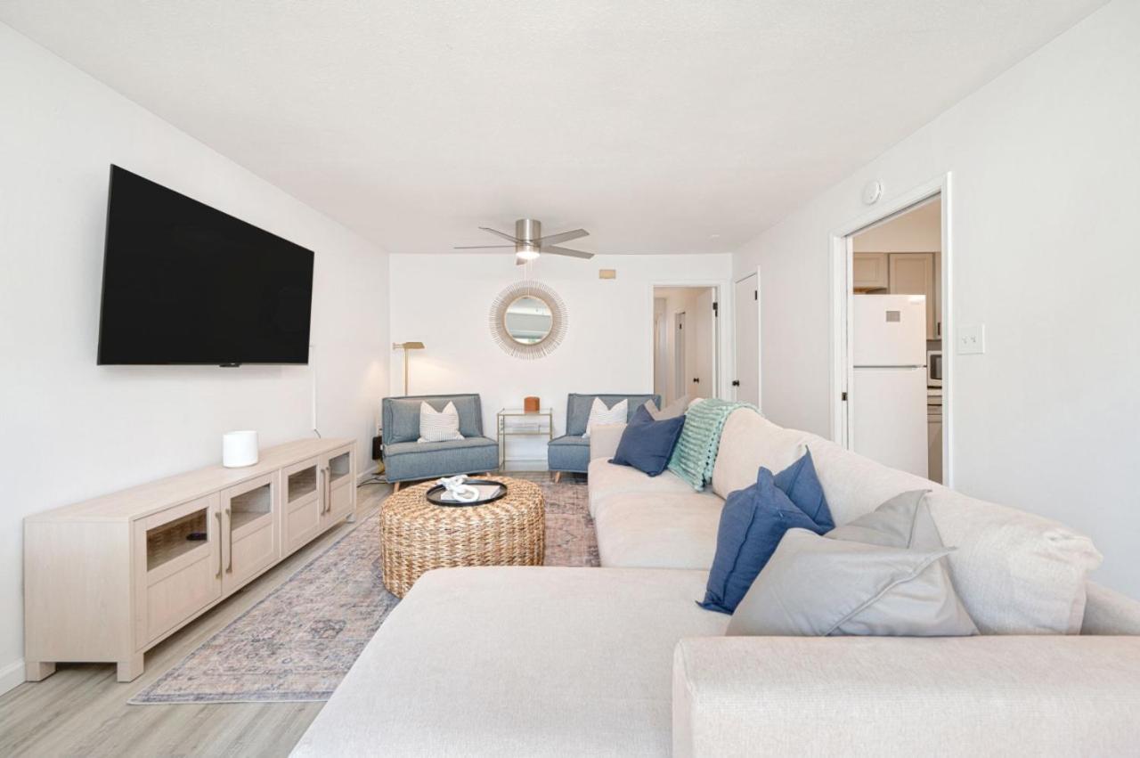 Sunny Haven: 1br Townhome In Walton