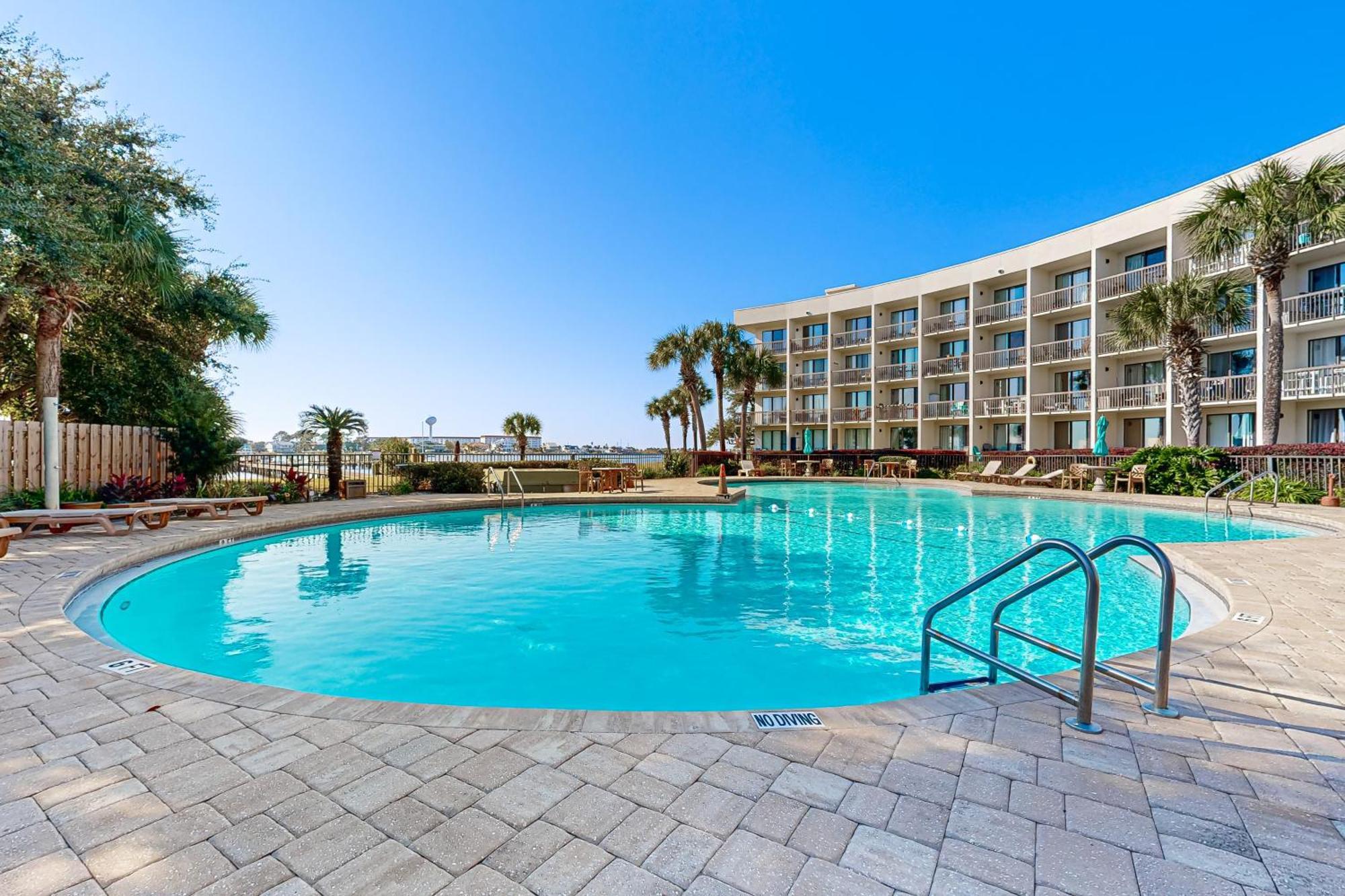 Pirates Bay Iii Apartment *