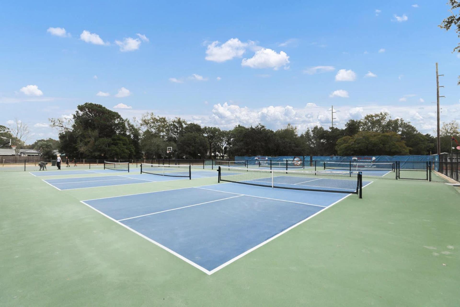 Holiday home Ocean - 5 Bedroom Retreat With Pickleball, Arcade, Grill & Access!