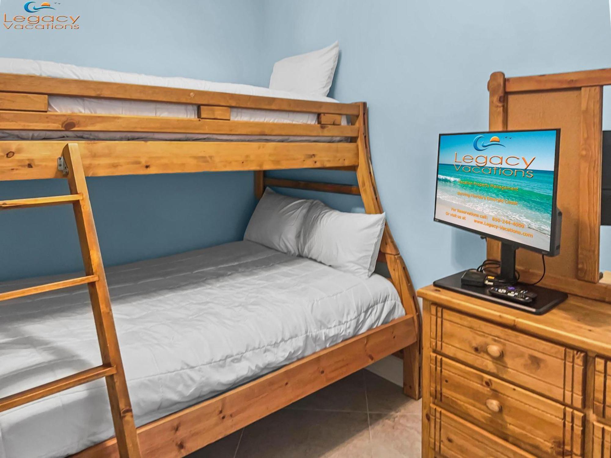 Az 115 - Beautiful Poolside 4 Bd Beachfront Apartment Fort Walton Beach