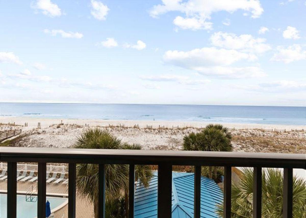 So 401 - Lovely Remodeled 3 Bd Beachfront Condo!