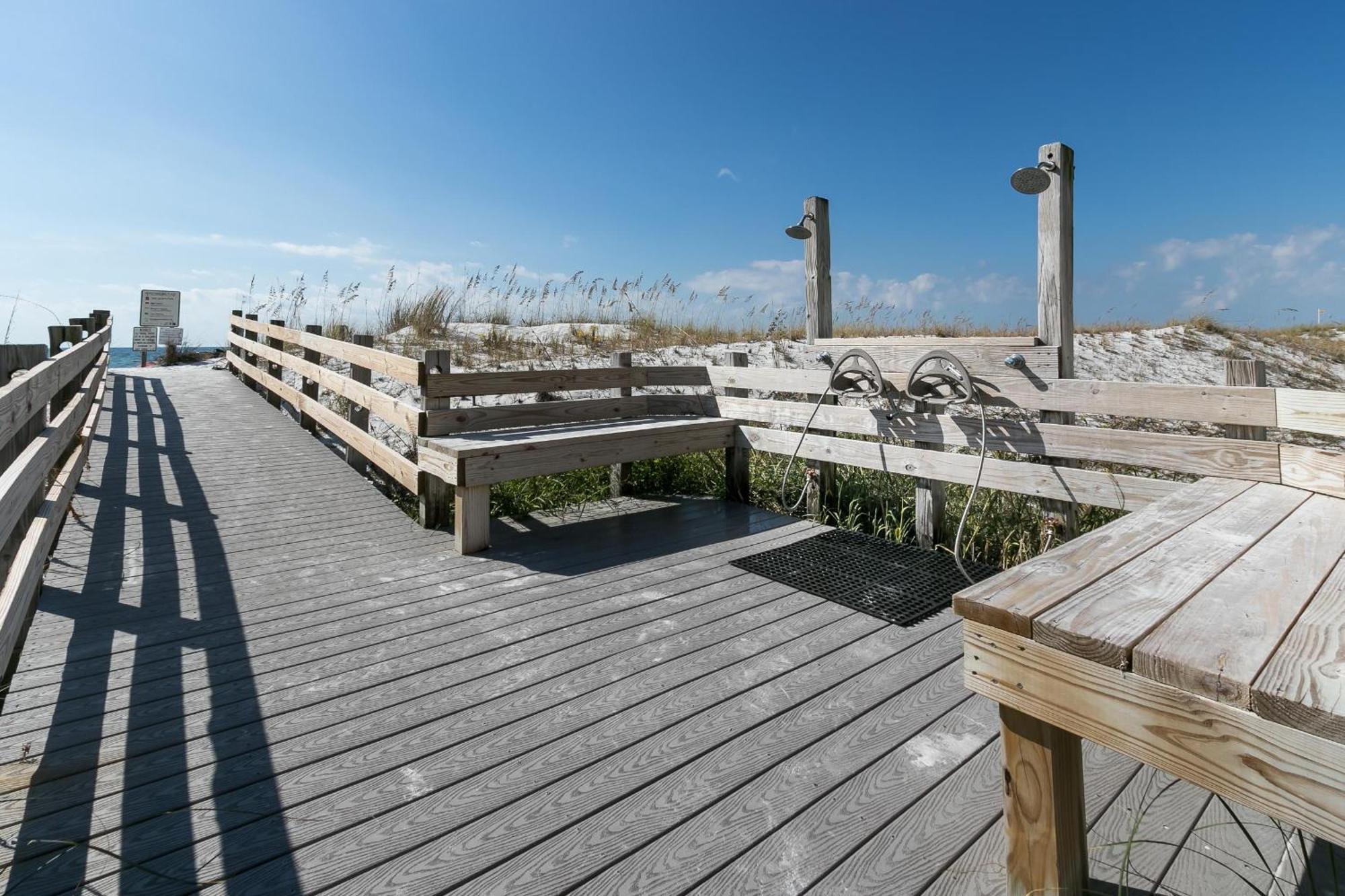 Apartment So 401 - Lovely Remodeled 3 Bd Beachfront Condo!