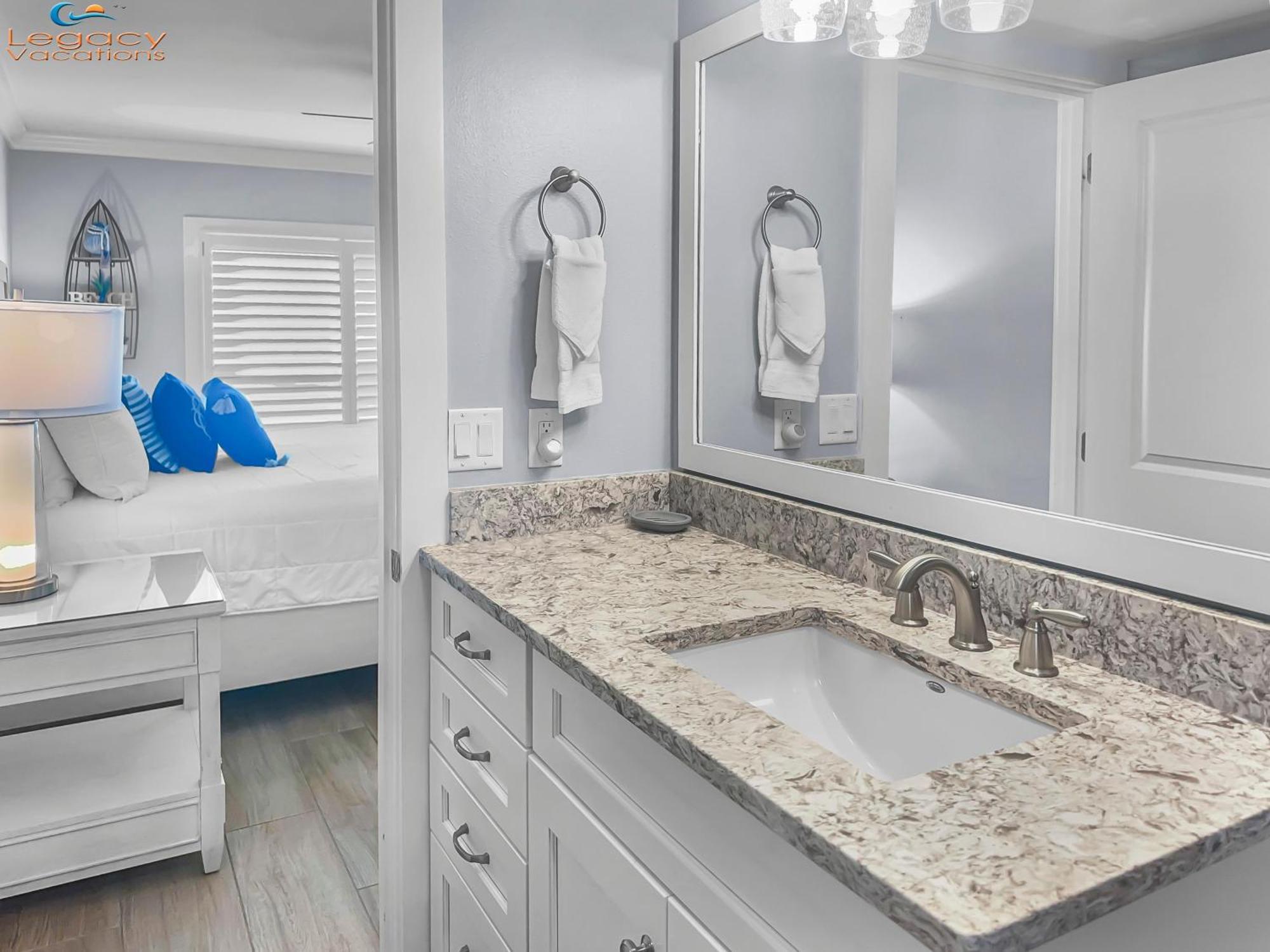 So 401 - Lovely Remodeled 3 Bd Beachfront Condo! Apartment Fort Walton Beach
