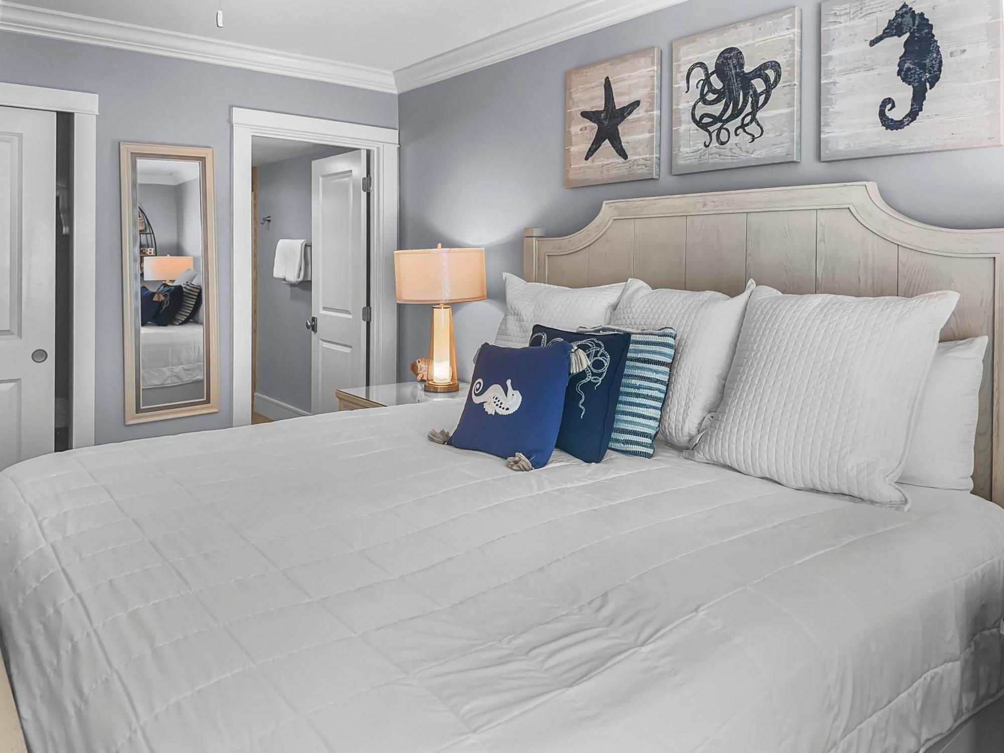 So 401 - Lovely Remodeled 3 Bd Beachfront Condo!