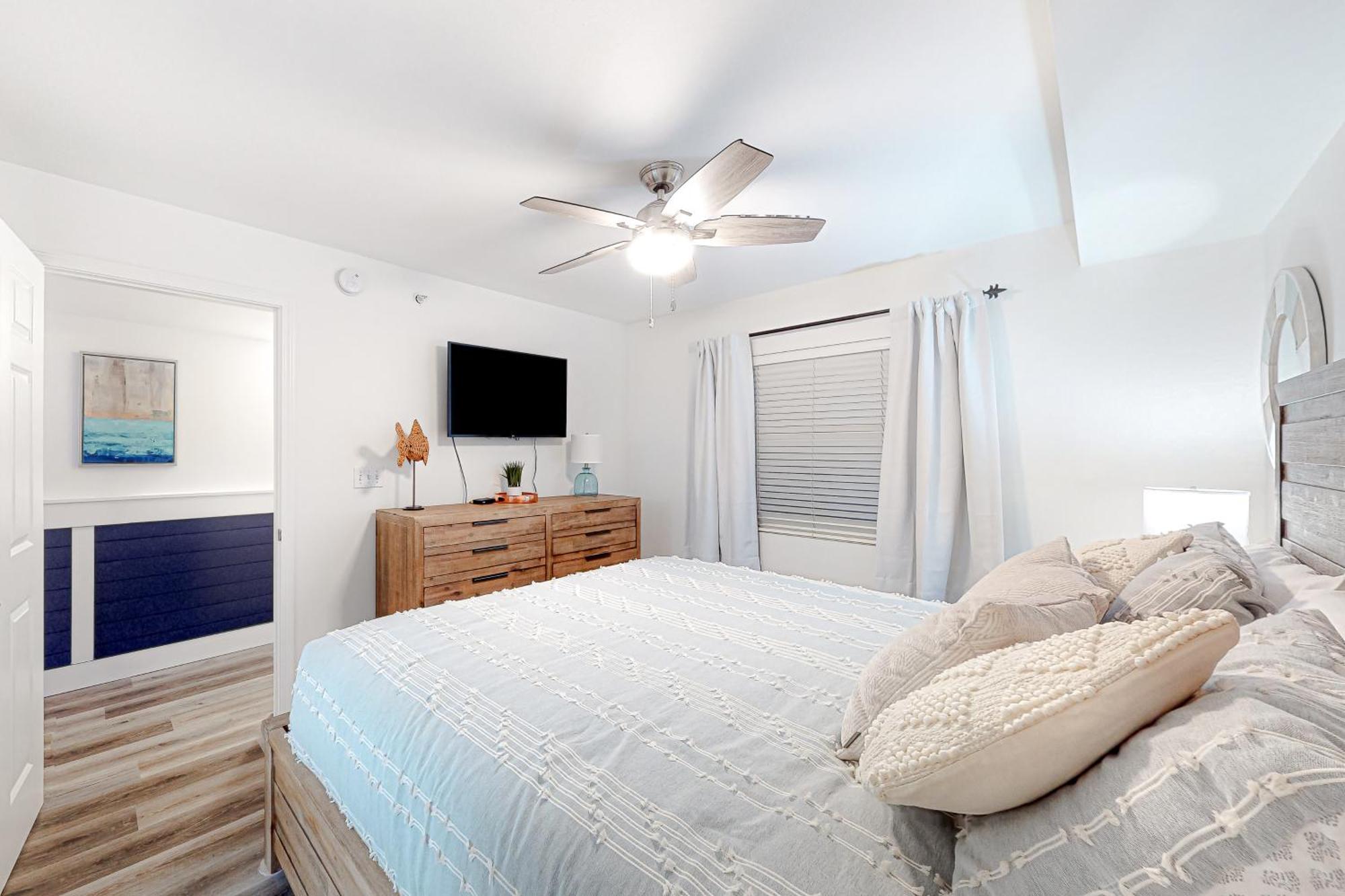 Pelican Isle 110 *