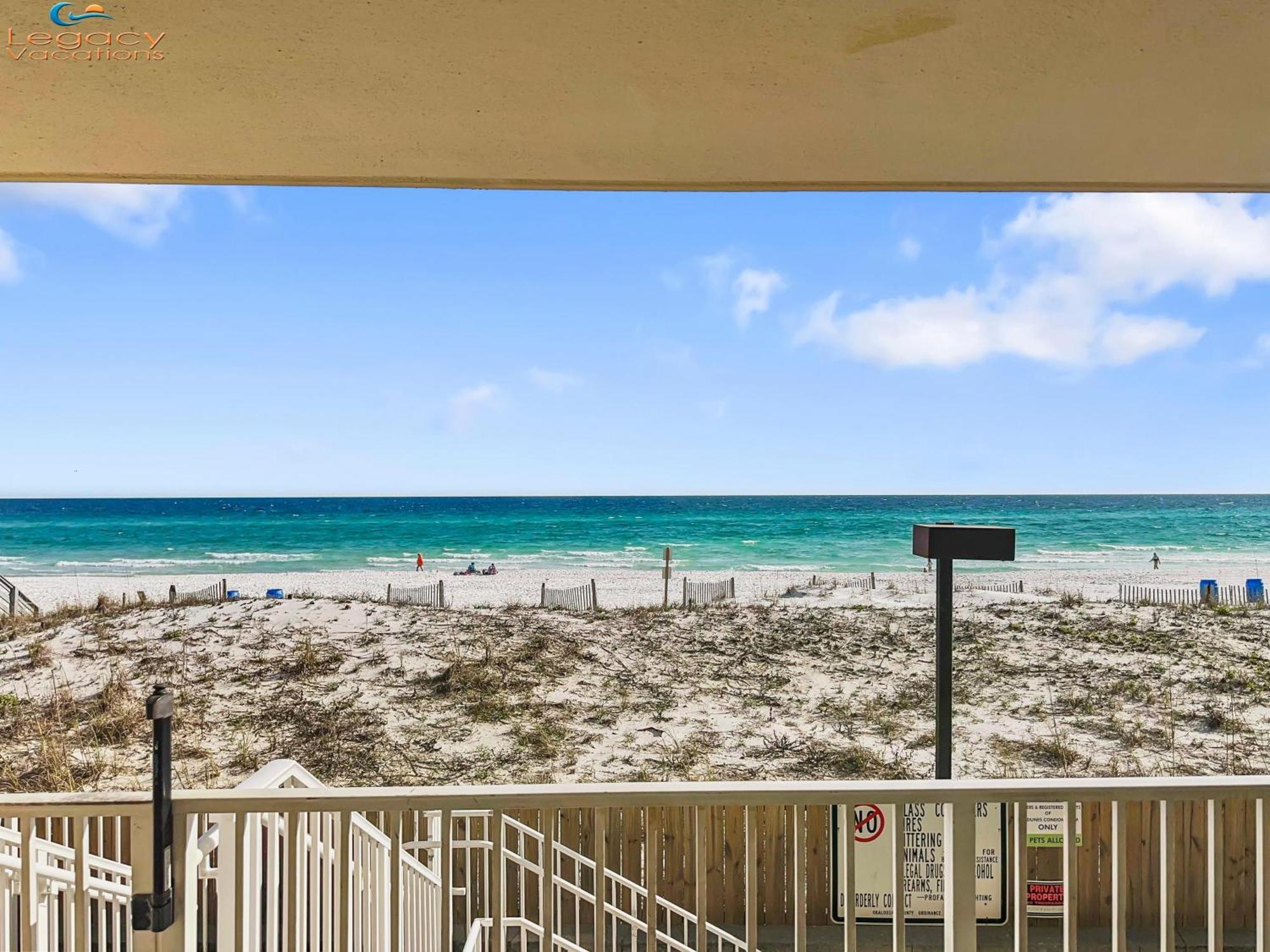 New Remodel - And Pool Access From Balcony! Apartment