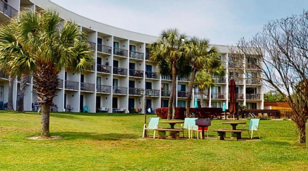Cozy Bayfront Aparthotel