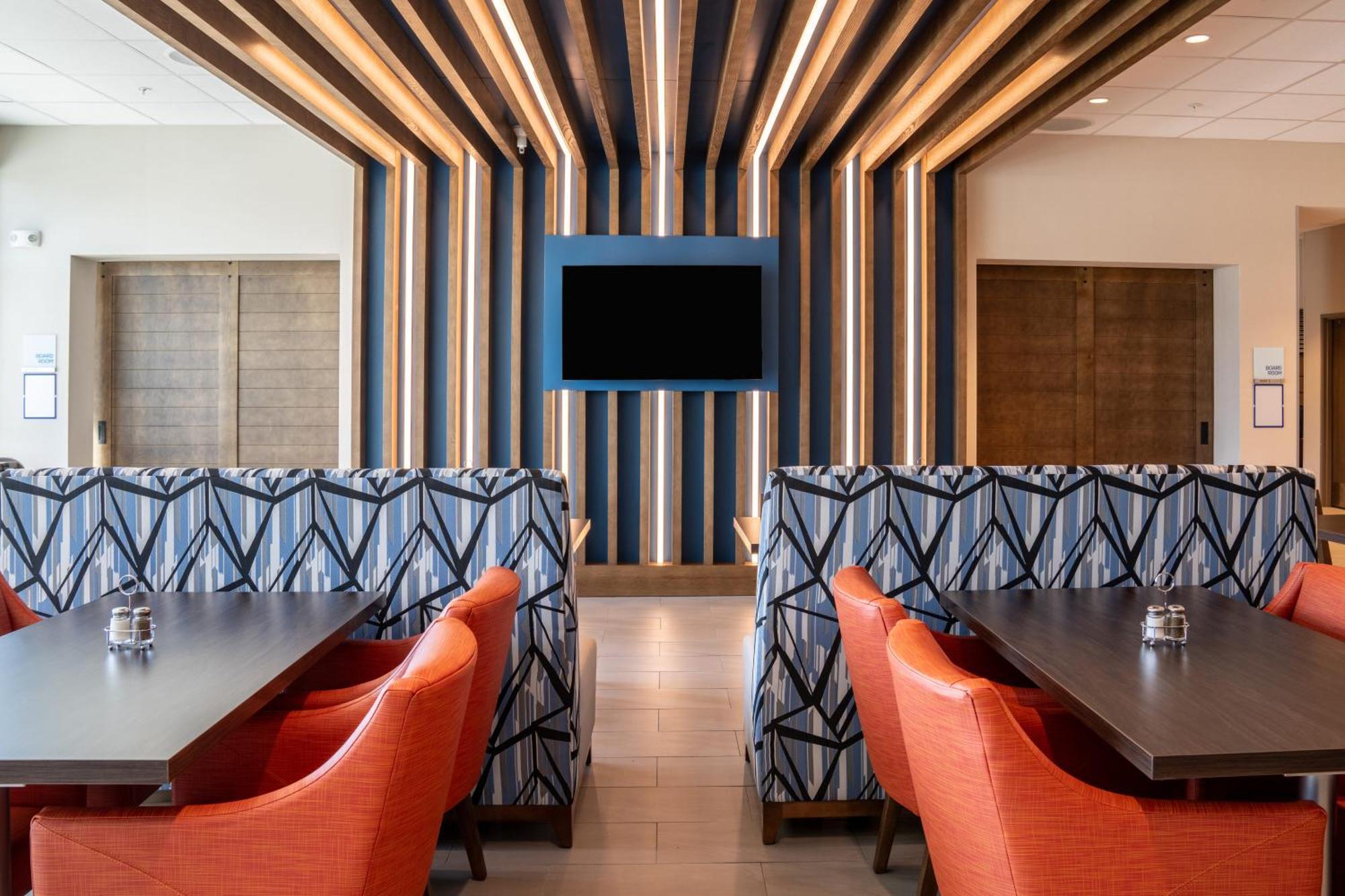 Express & Walton - Eglin Area By Ihg Hotel
