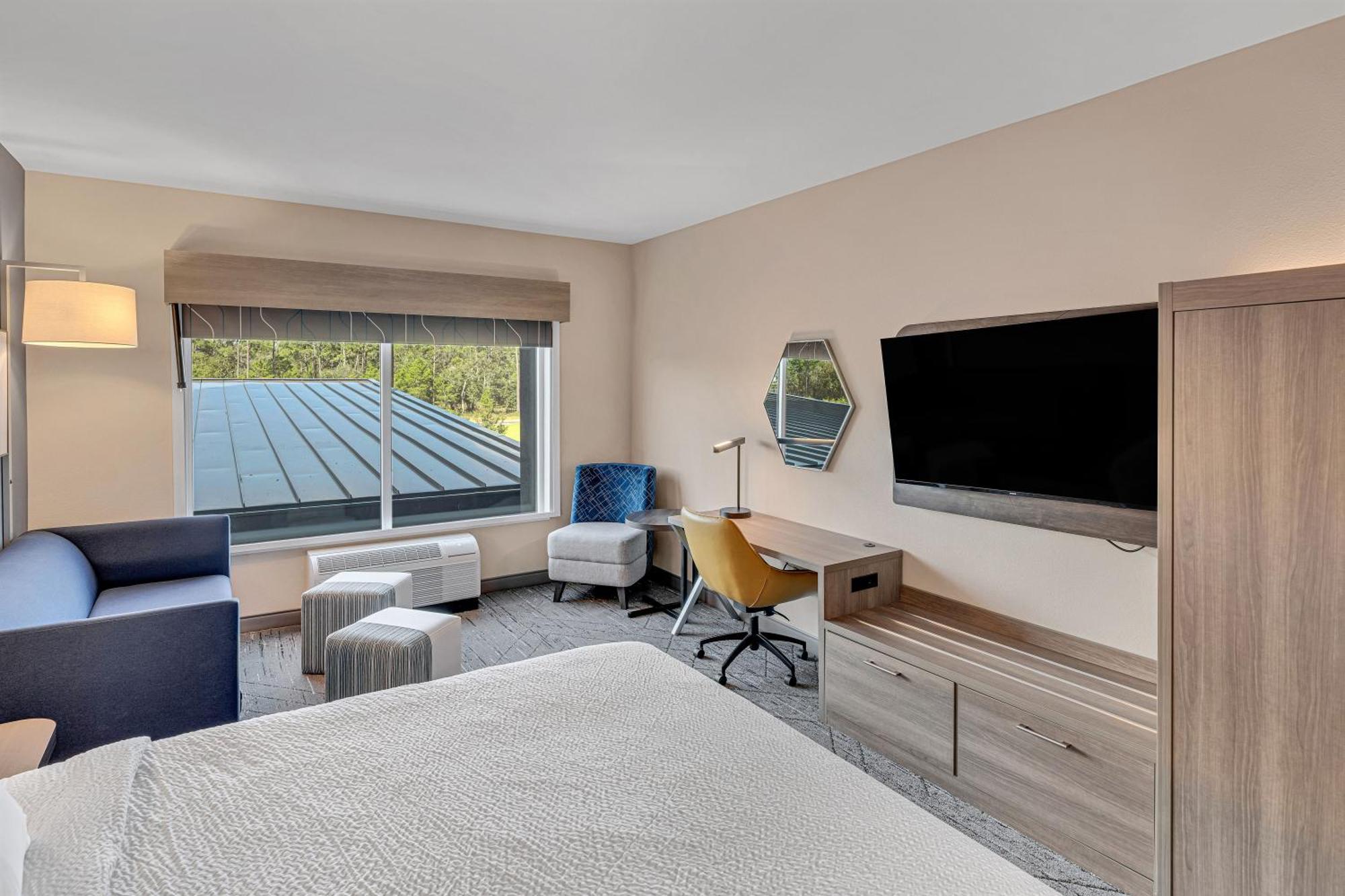 Express & Walton - Eglin Area By Ihg Hotel
