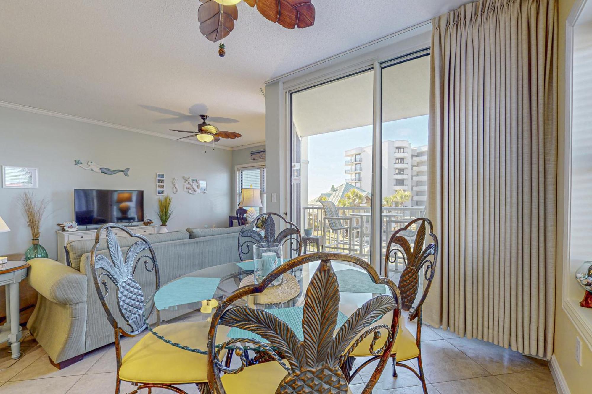 Apartment Water's Edge 201