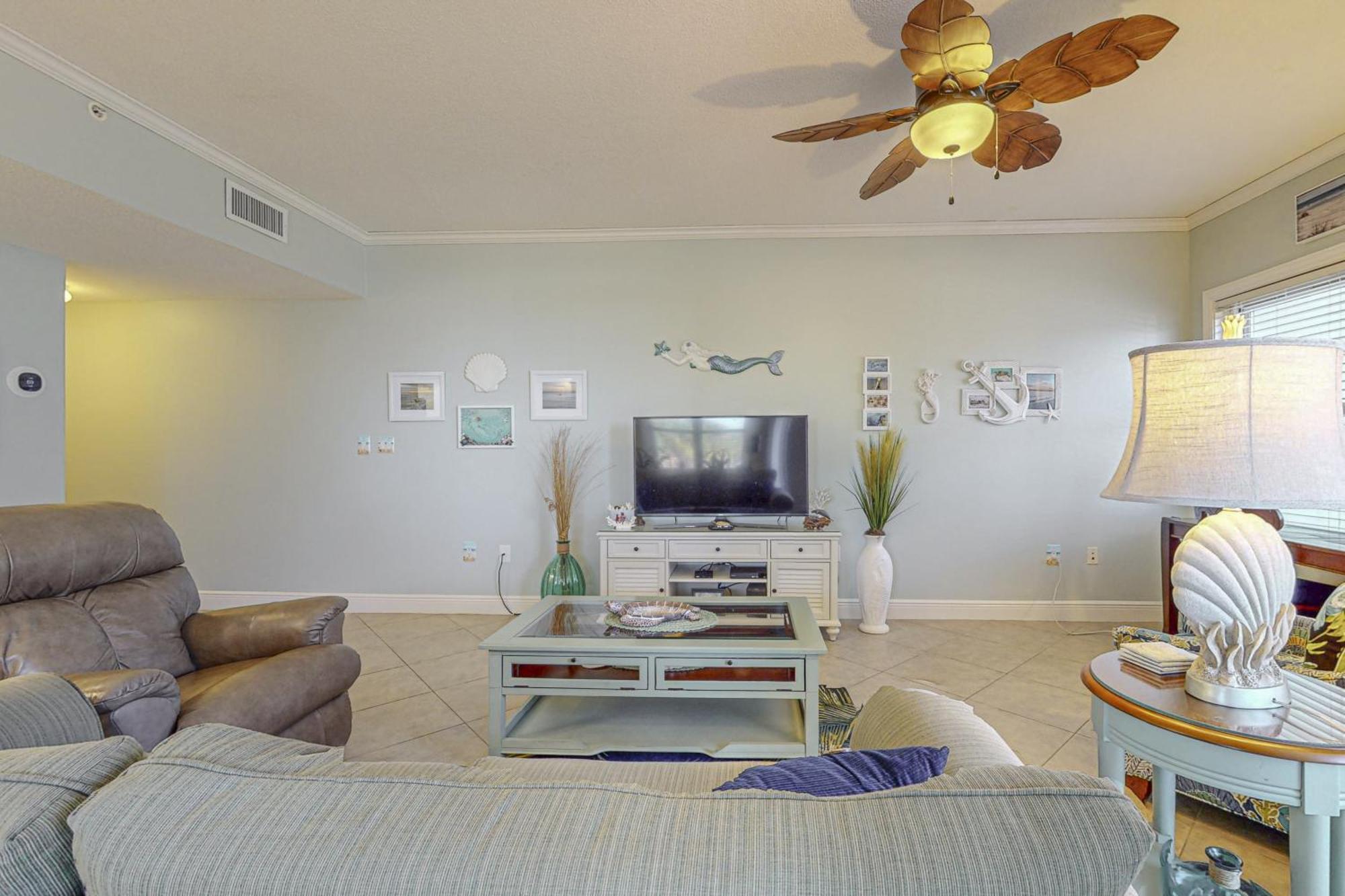 Apartment Water's Edge 201