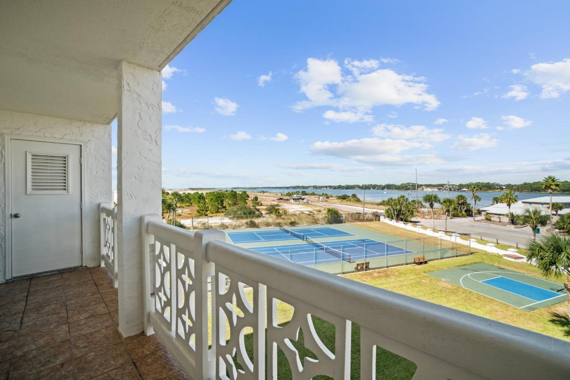 New! Bay Breeze 541, Free Activities Included! Apartment