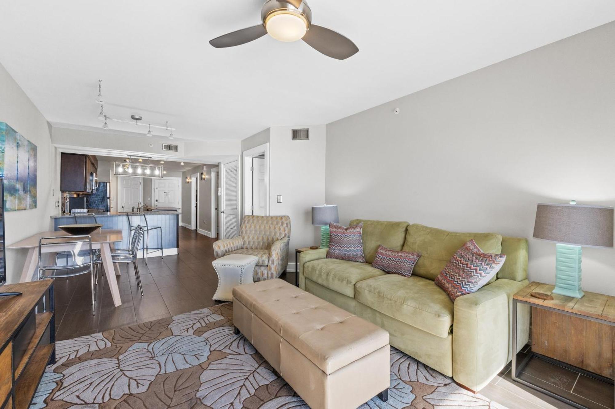 Front Penthouse Salty 602, Free Activities Included! Holiday home