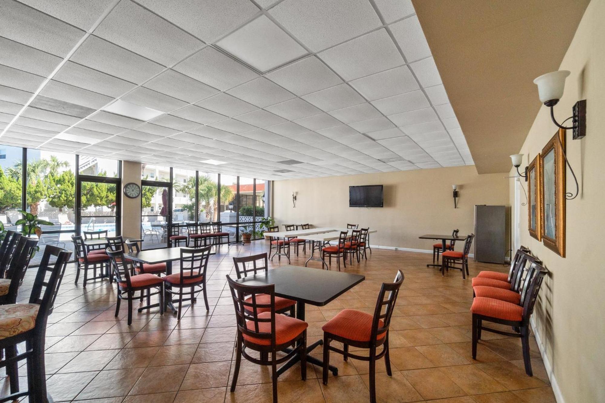 New! Bay Breeze 541, Free Activities Included! Apartment