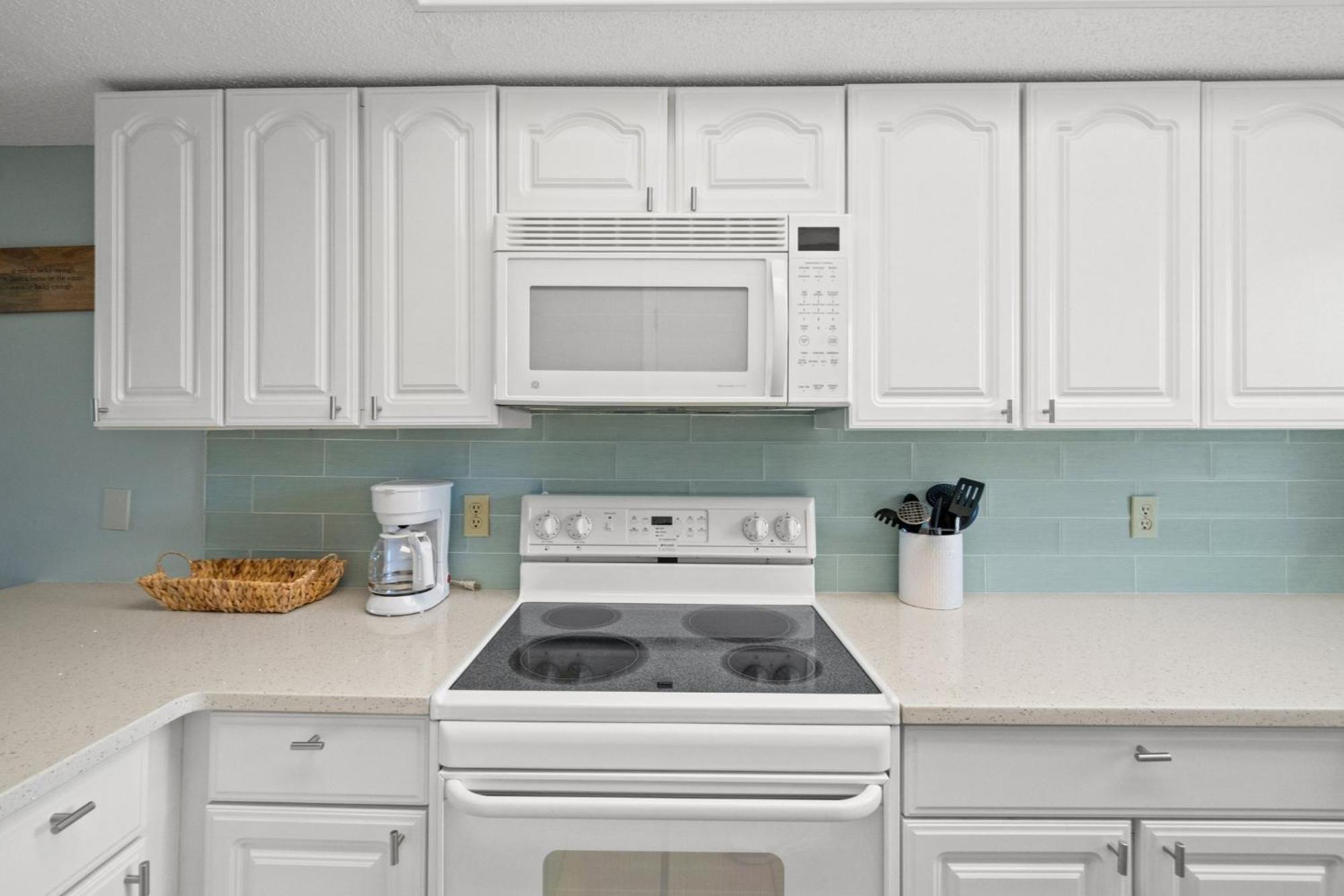 New! Bay Breeze 541, Free Activities Included! Apartment *