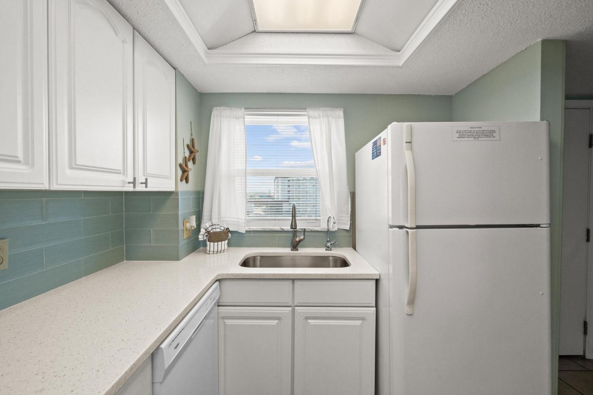 Apartment New! Bay Breeze 541, Free Activities Included! *