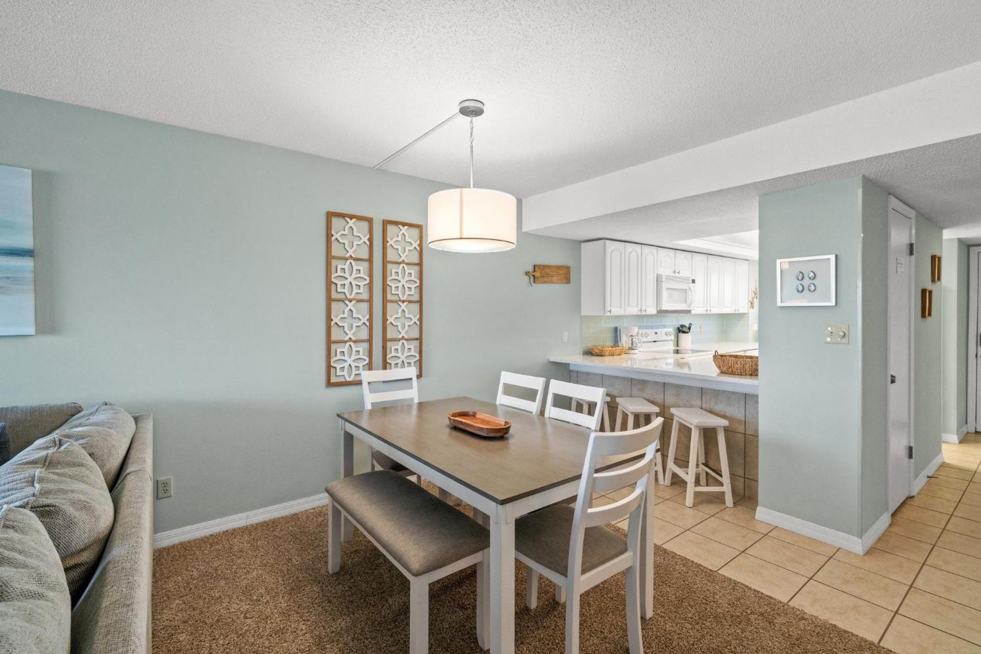 New! Bay Breeze 541, Free Activities Included! Fort Walton Beach